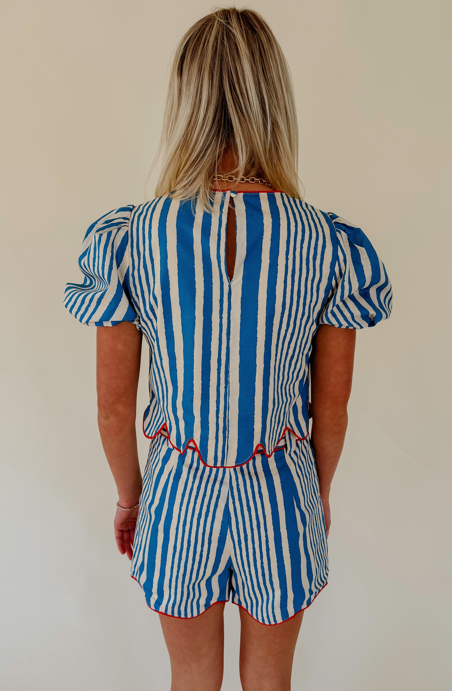 RIGHT DOWN THE LINE SCALLOPED TOP