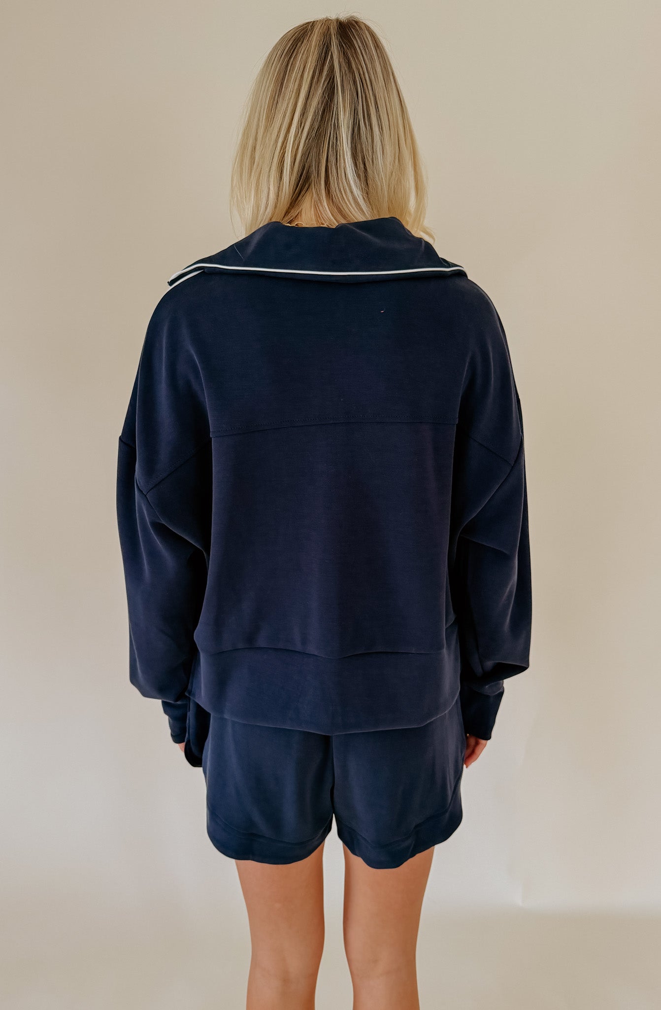 LOUNGING OUT JACKET