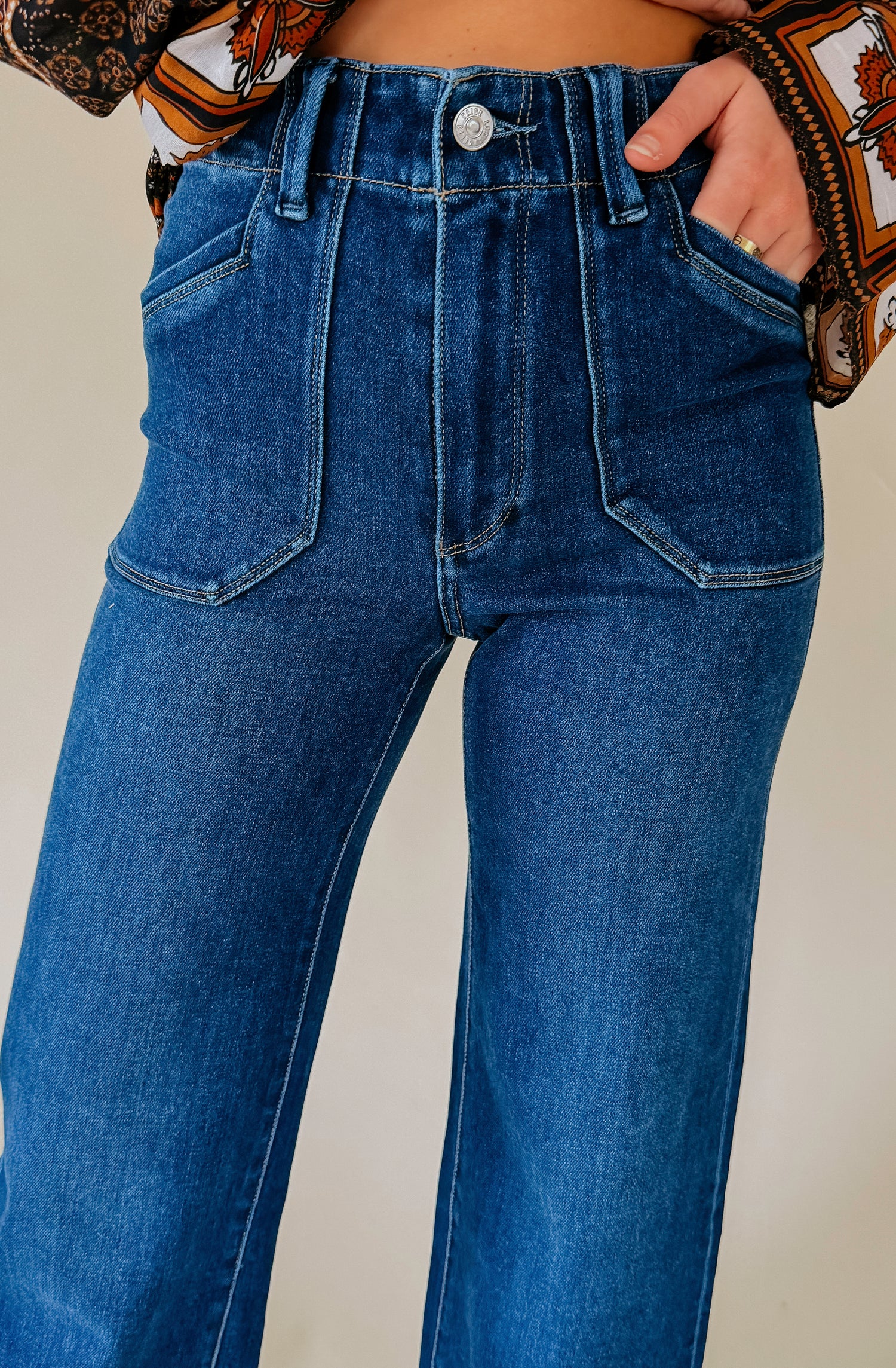 PAIGE ANESSA 31&quot; UTILITY POCKET DENIM