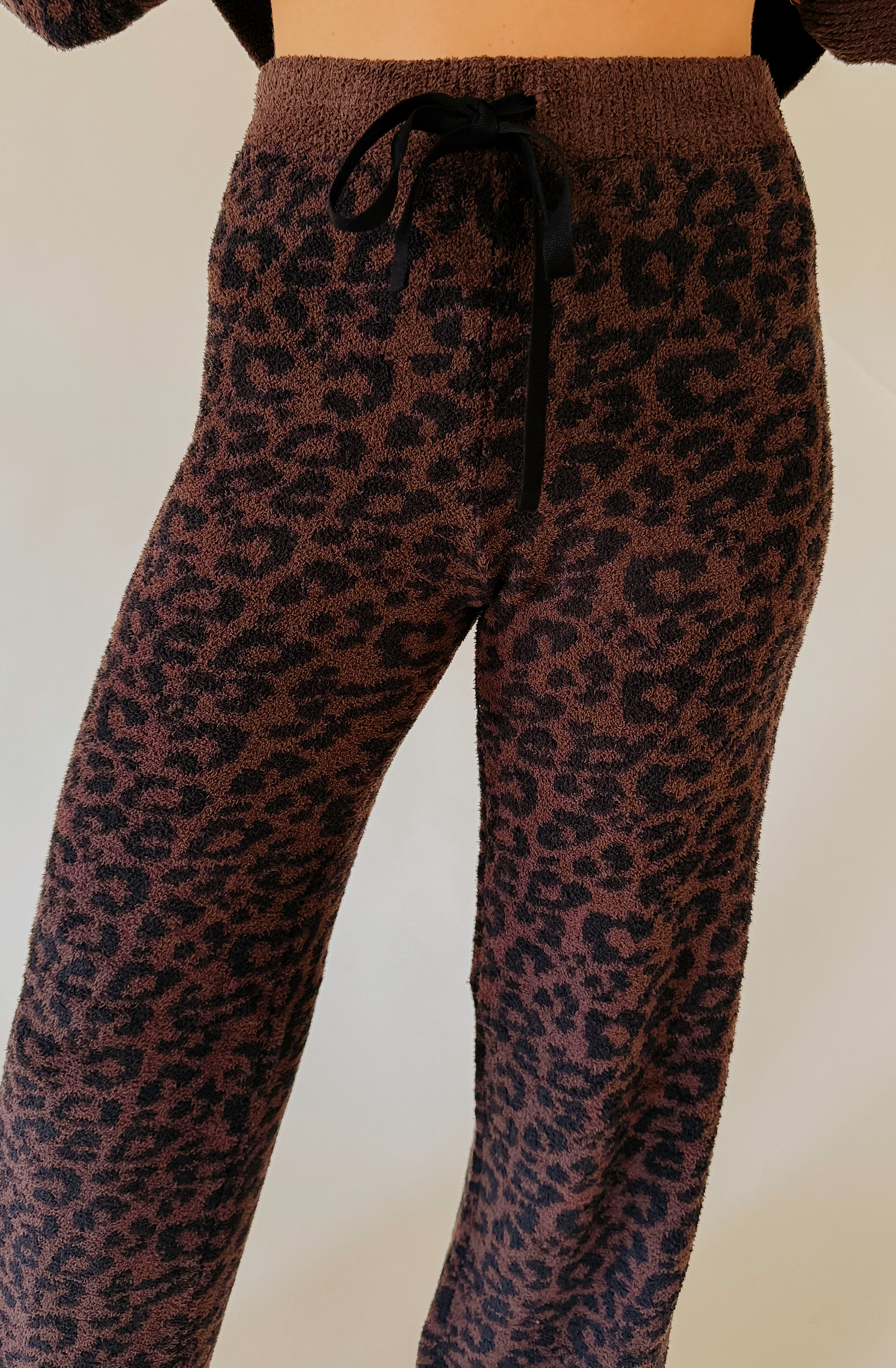 SOFTIES MARSHMALLOW LEOPARD CREW NECK LOUNGE SET