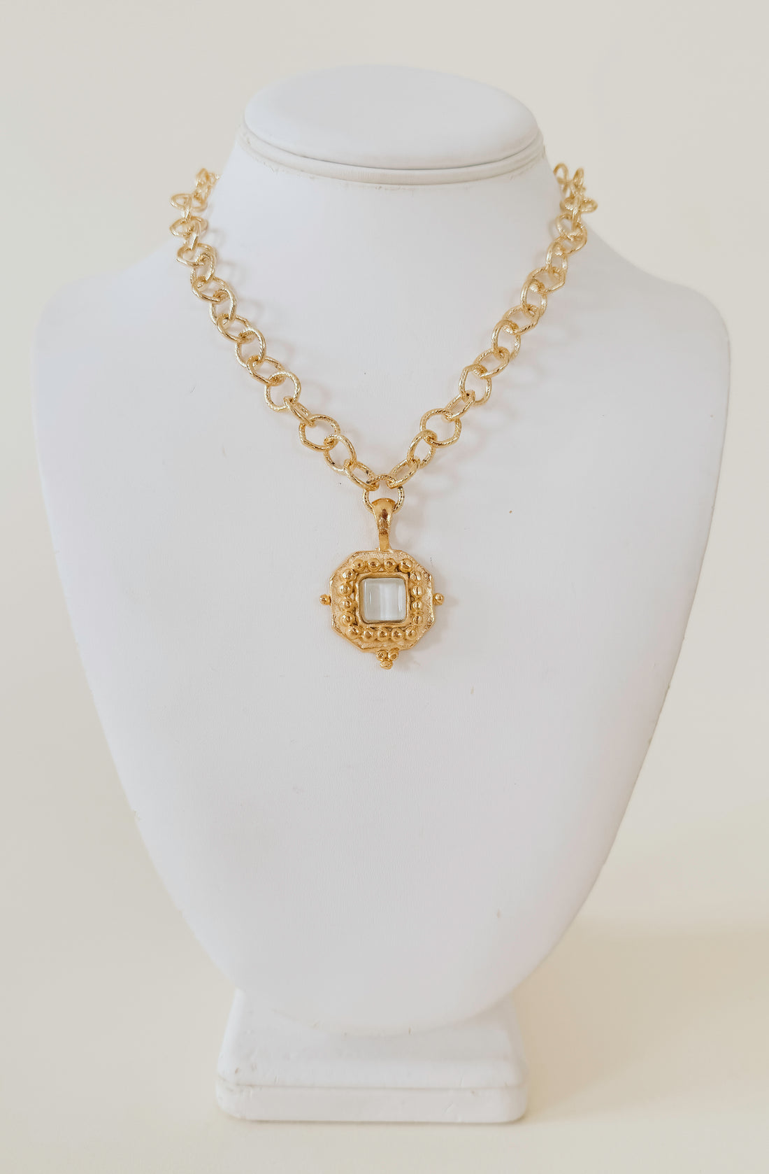 SUSAN SHAW SQUARE WHITE FRENCH GLASS NECKLACE