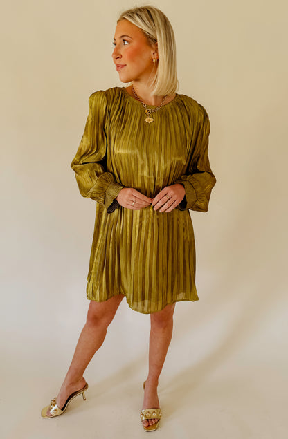 THE EVELYN PLEATED SHIFT DRESS