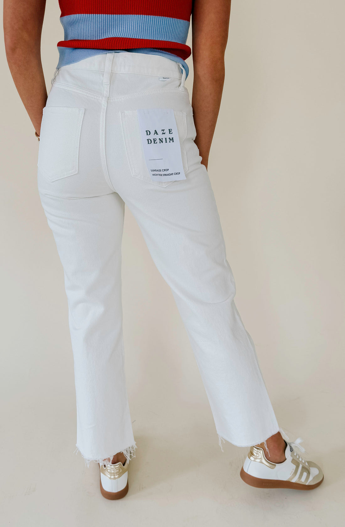 DAZE SUNDAZE CROP IN SWAN