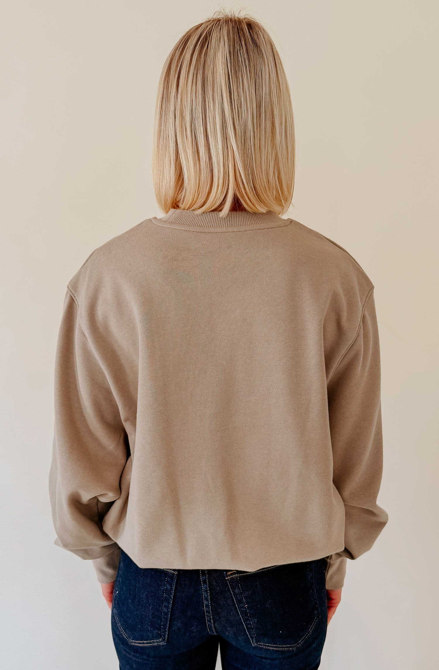 THE ESSENTIAL SWEATSHIRT
