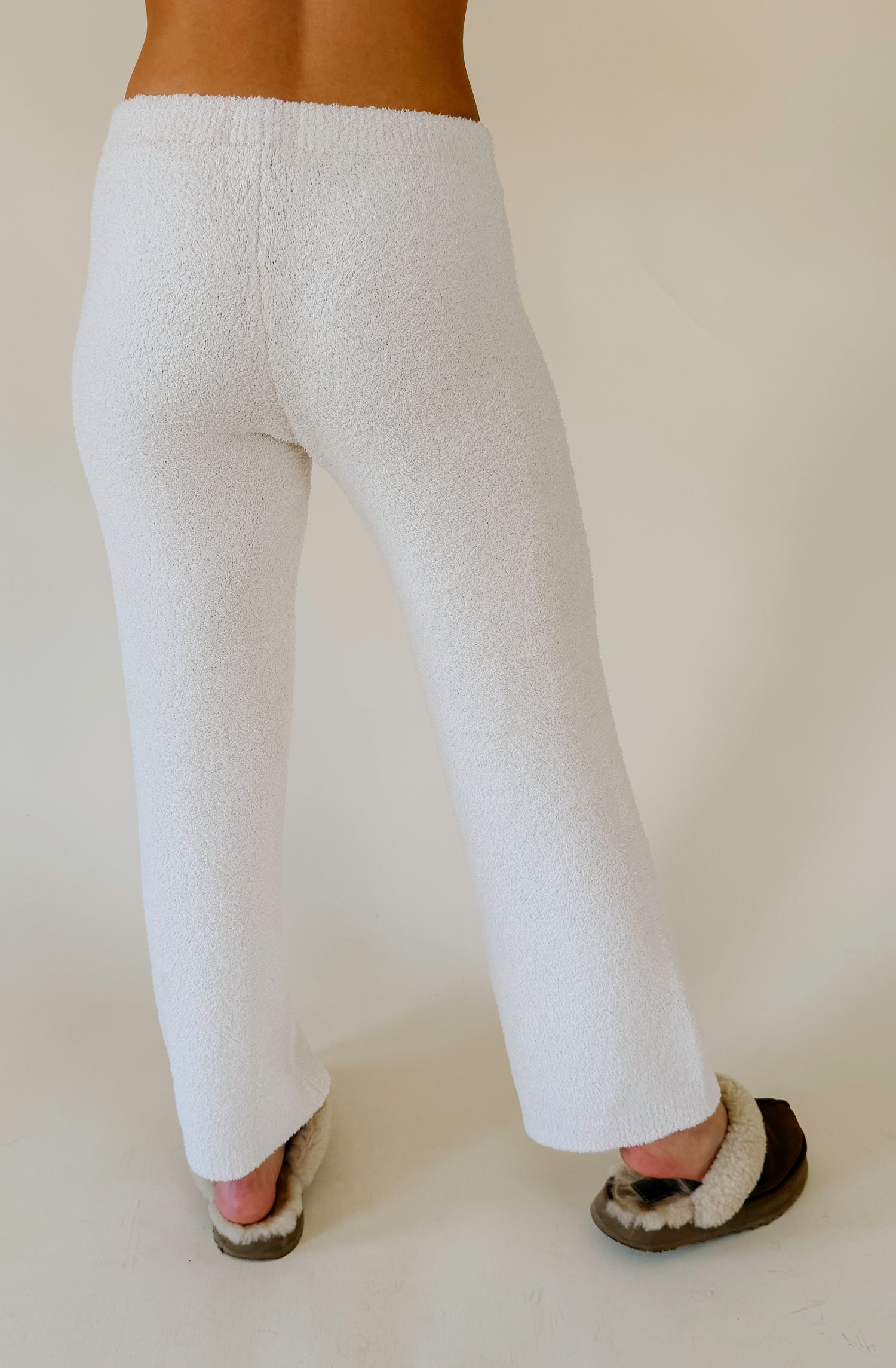 SOFTIES MARSHMALLOW V NECK LOUNGE SET