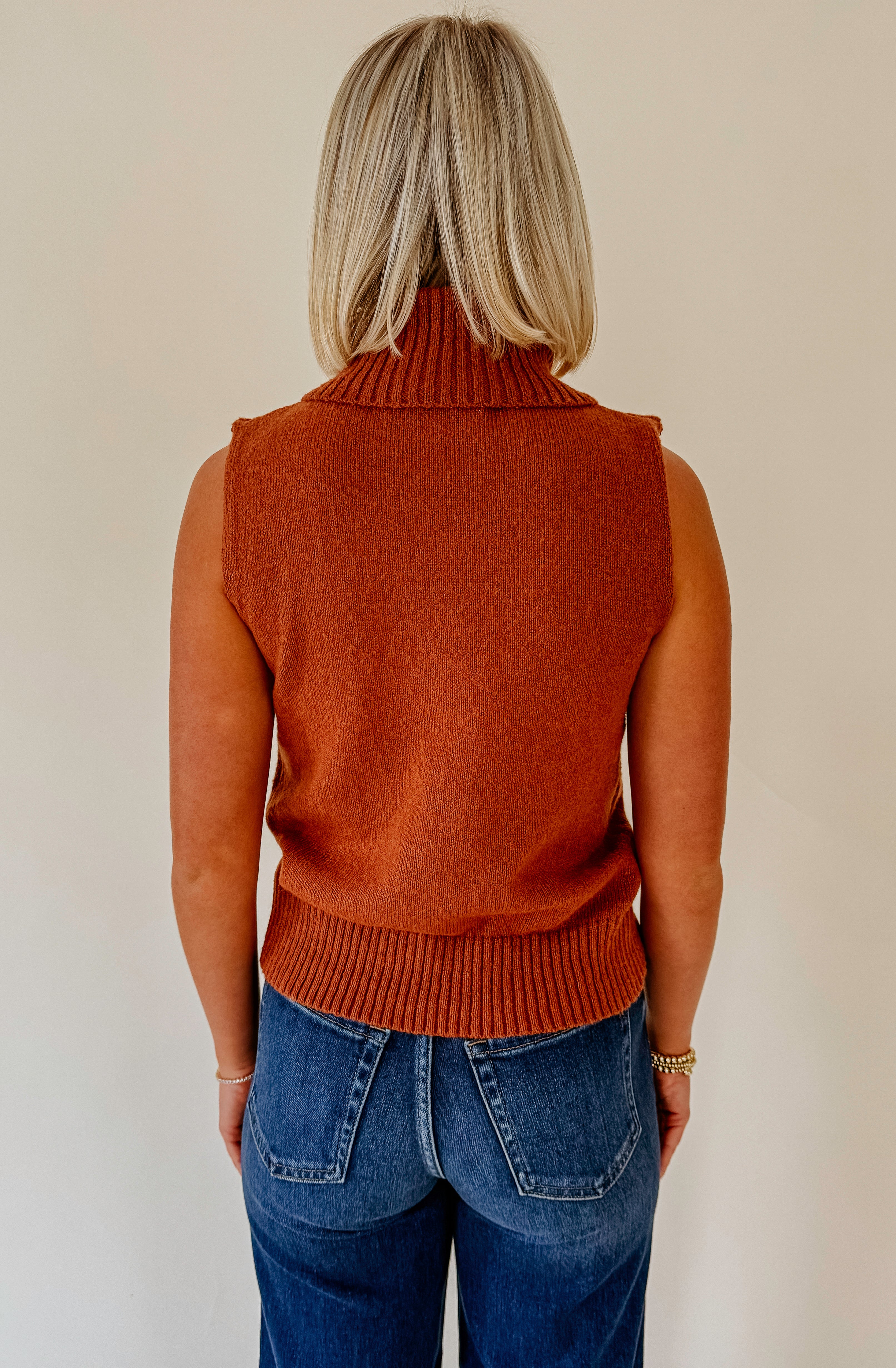 SPICED LATTE TURTLENECK SWEATER