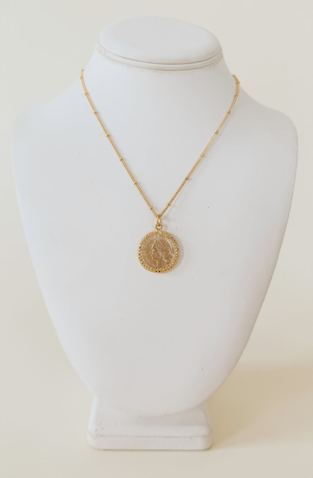 SUSAN SHAW DAINTY GOLD COIN NECKLACE