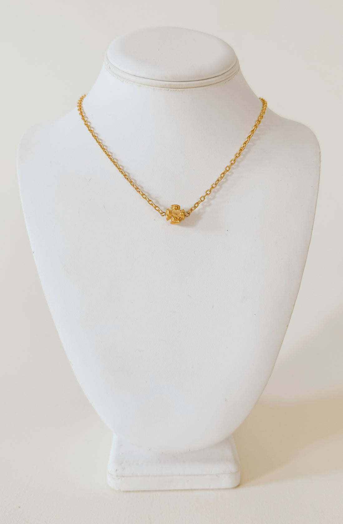 SUSAN SHAW MINI GOLD CROSS NECKLACE