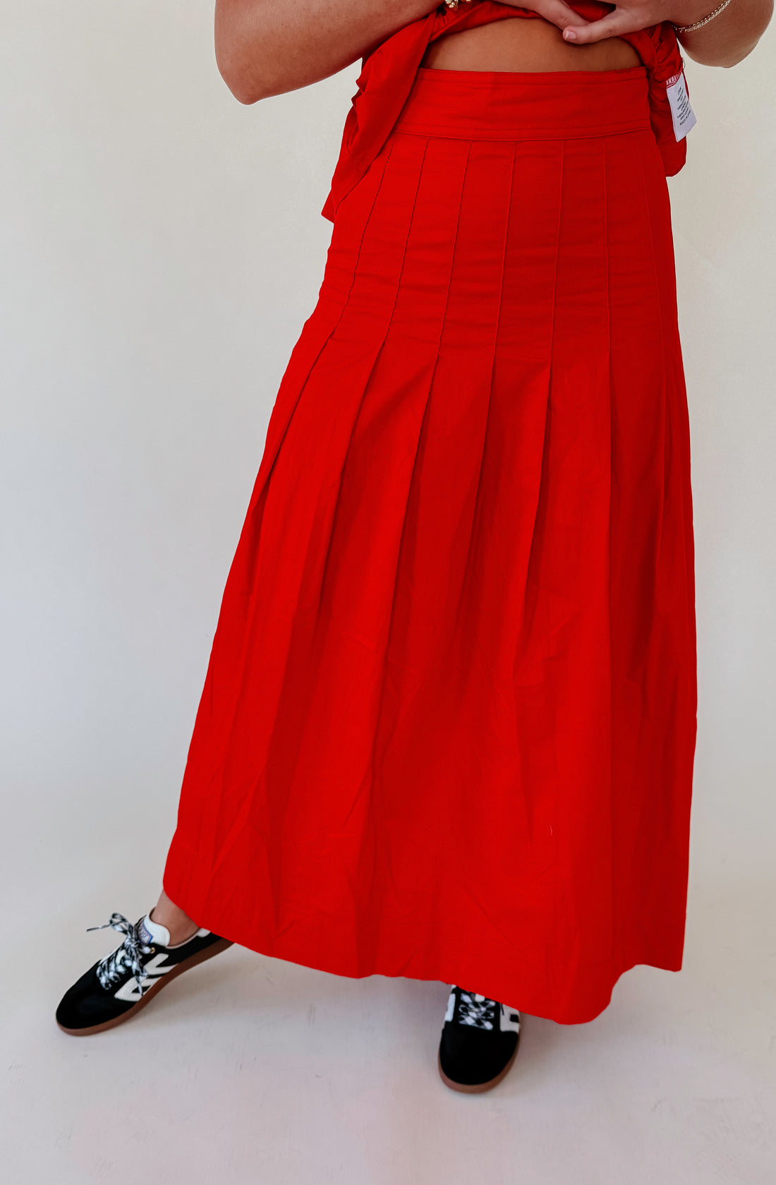 HOT TO GO PLEATED SKIRT
