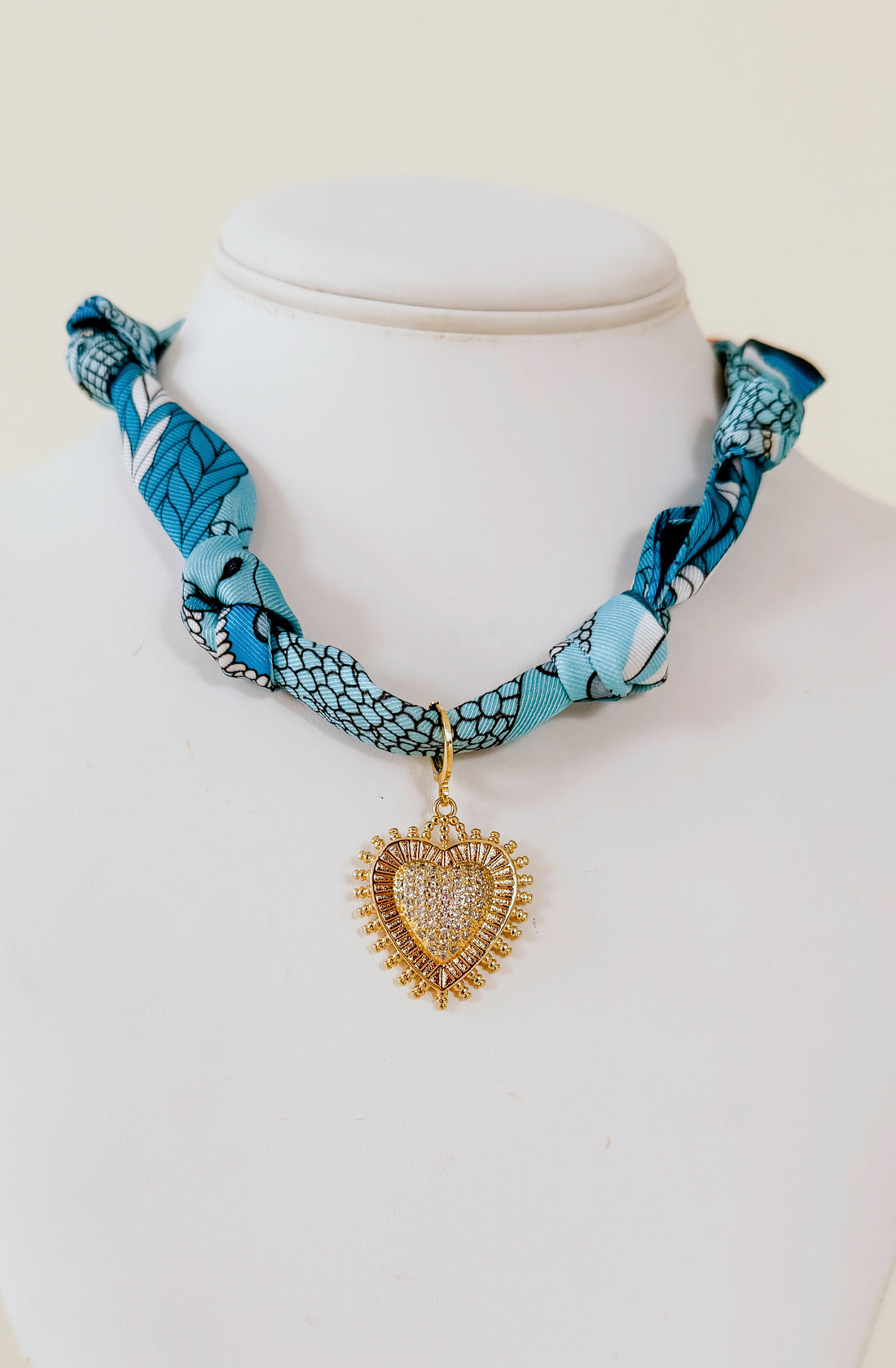 CAPRI SCARF NECKLACE