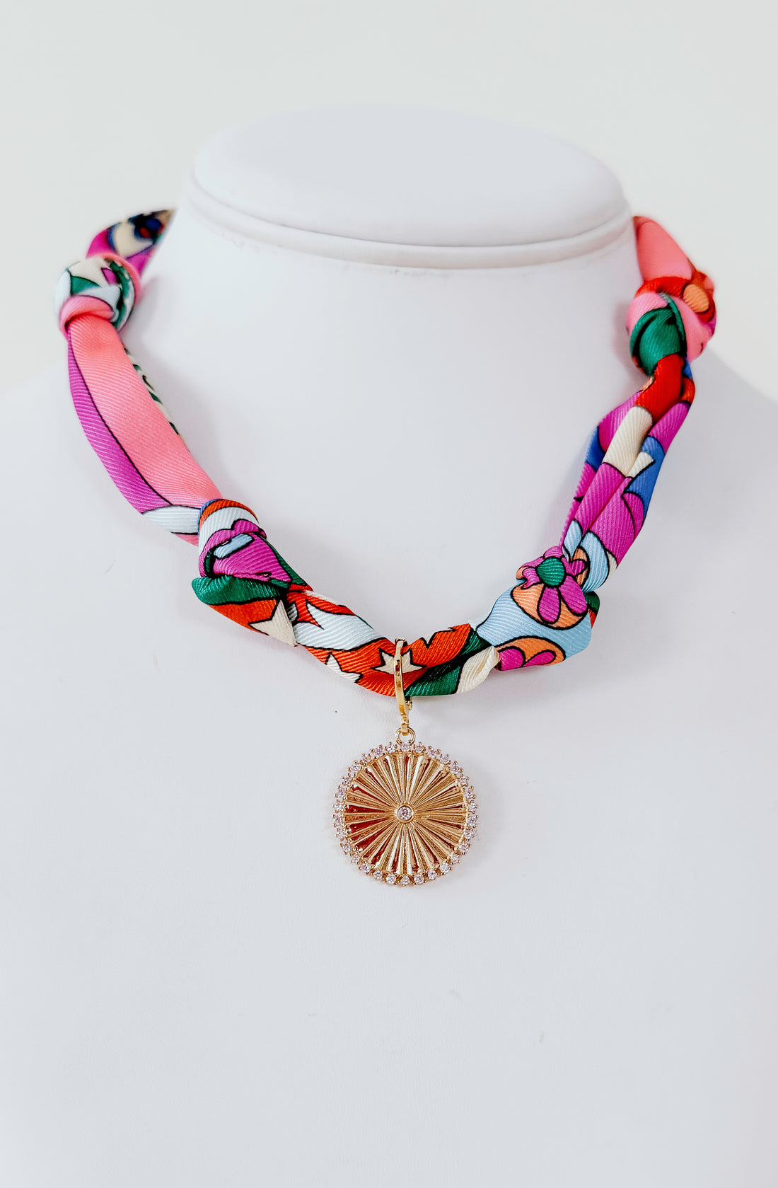 ZINNIA SCARF NECKLACE