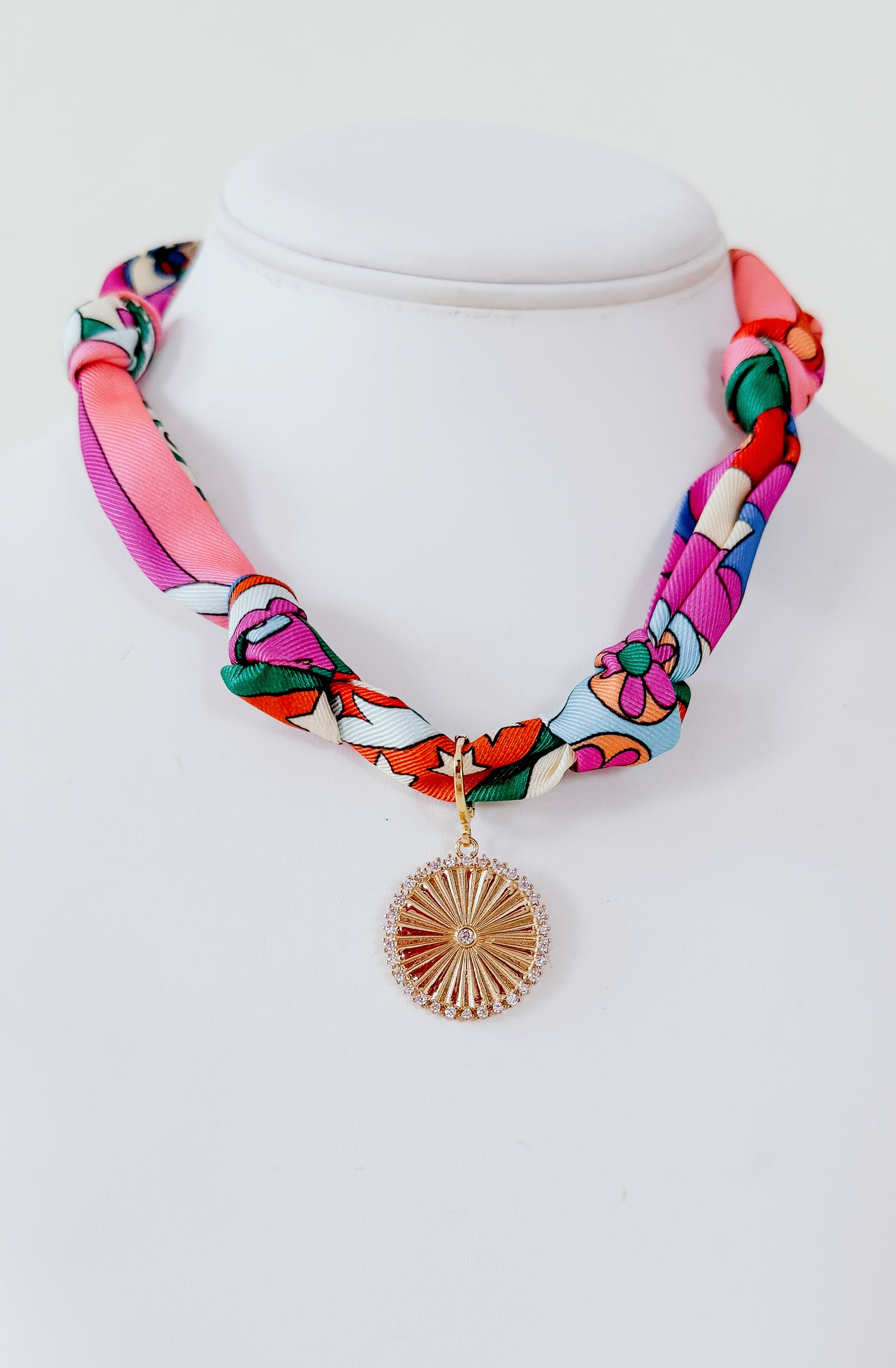ZINNIA SCARF NECKLACE