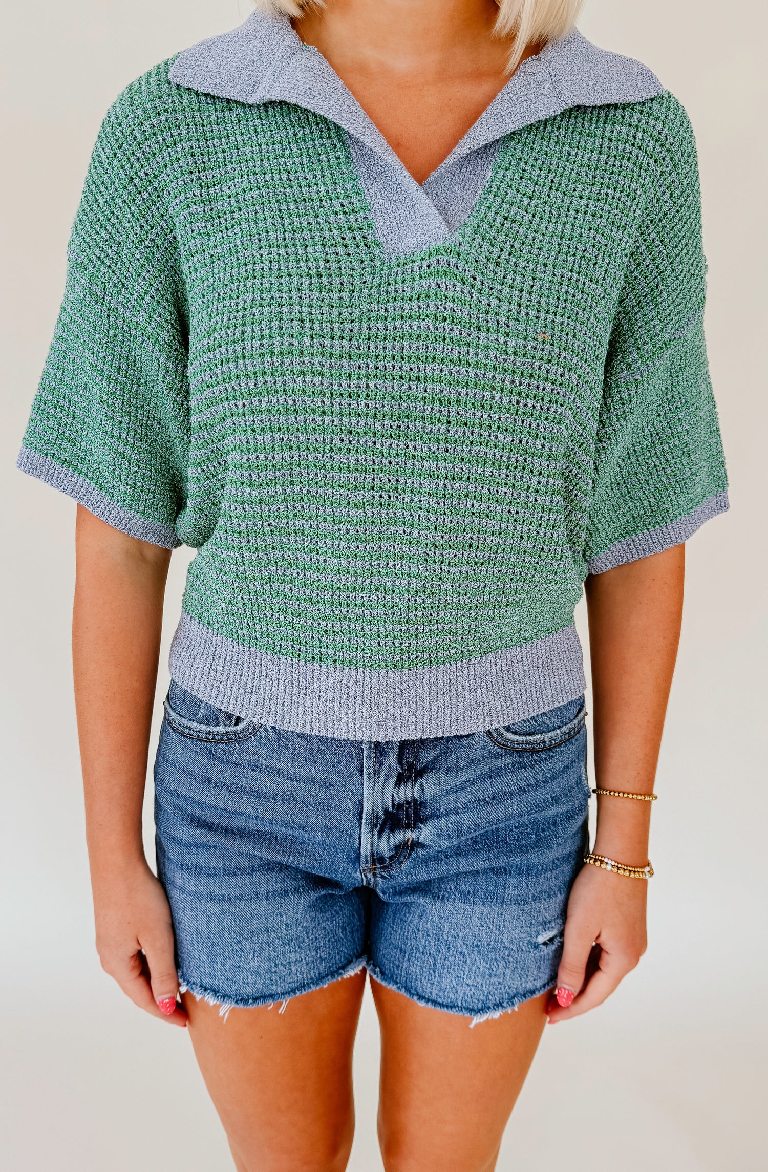 TIMED RIGHT COLLARED SWEATER