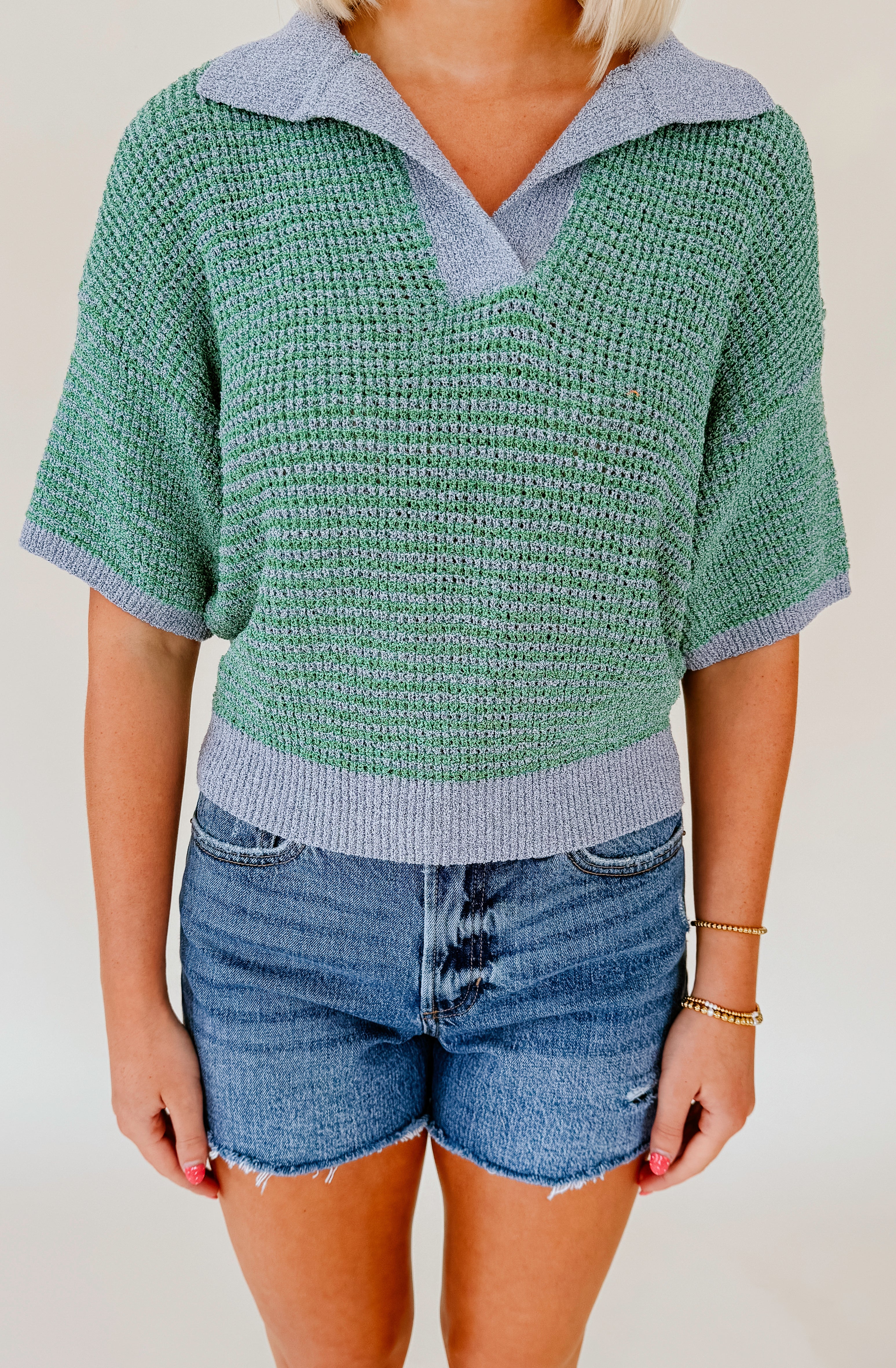 TIMED RIGHT COLLARED SWEATER