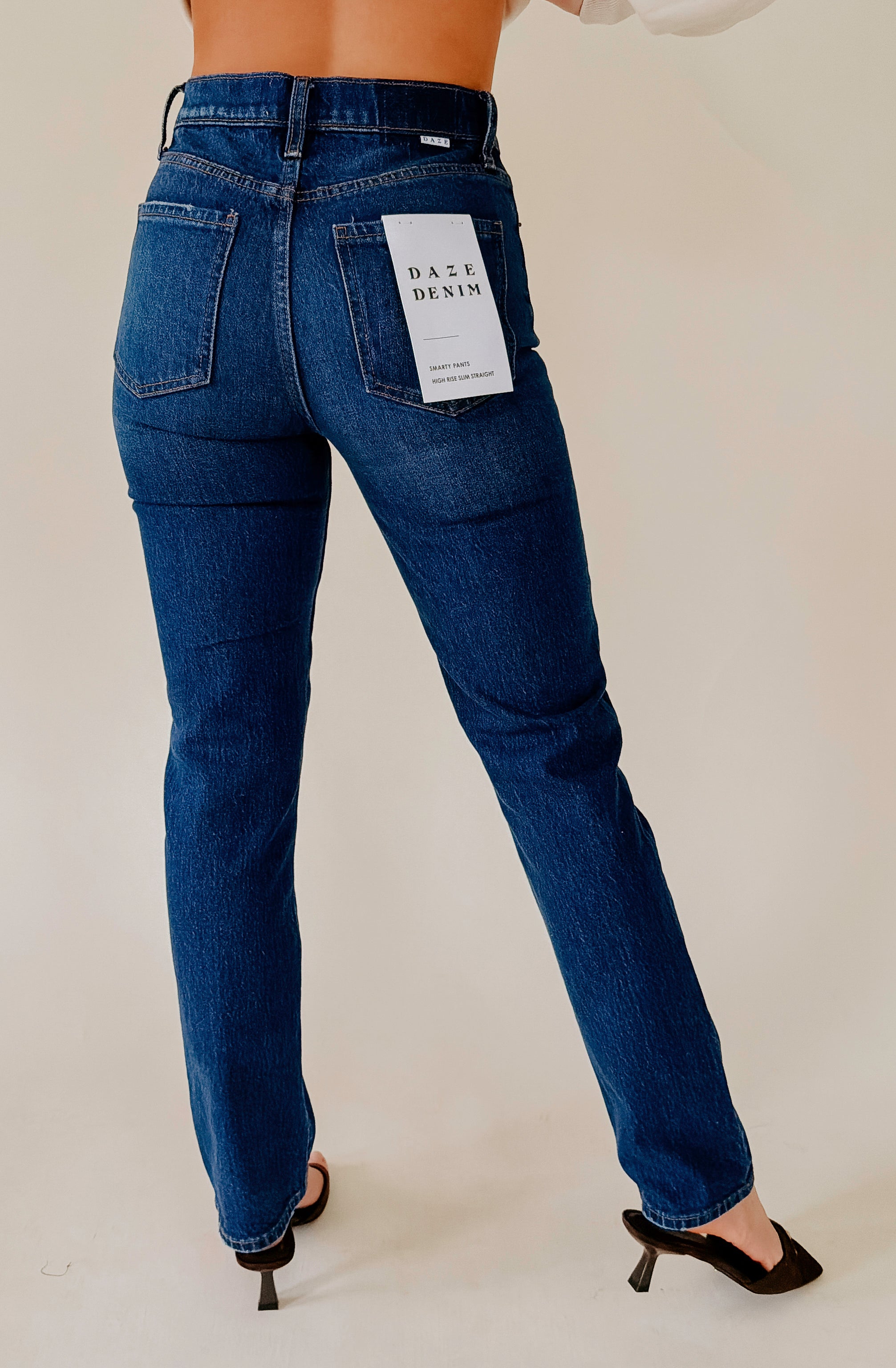 DAZE SMARTY PANTS HIGH RISE SLIM STRAIGHT DENIM