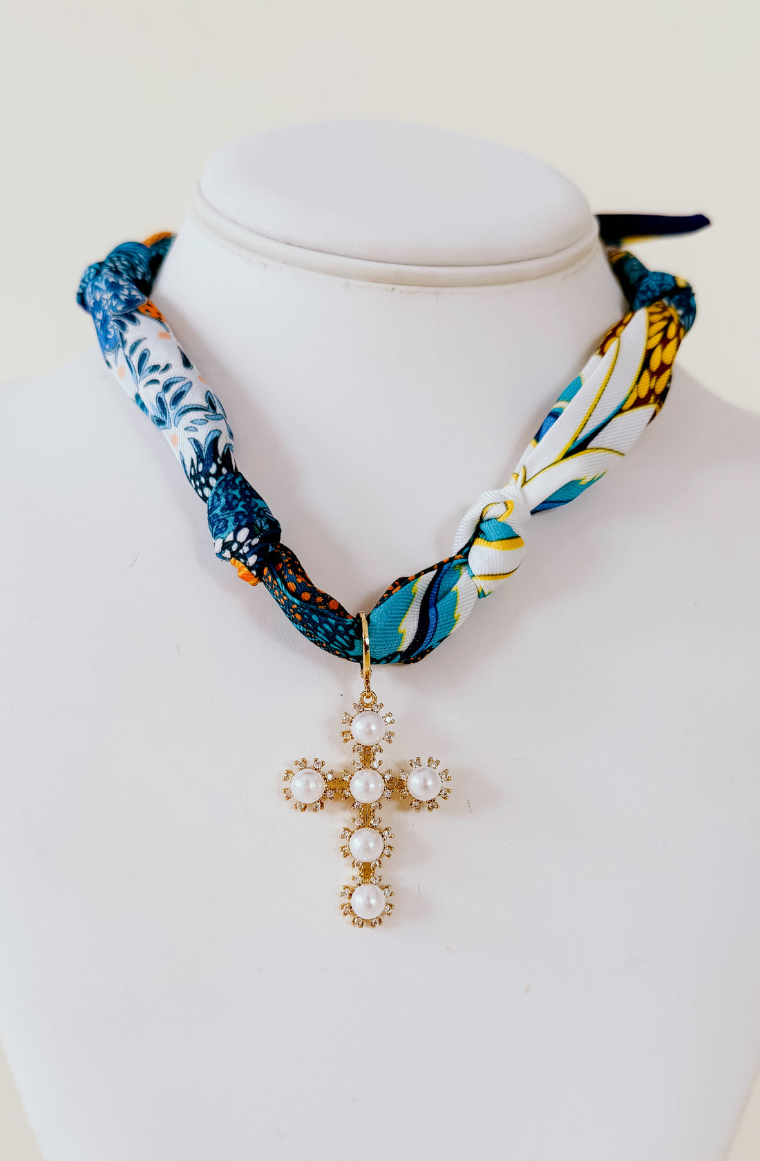 MALIA SCARF NECKLACE