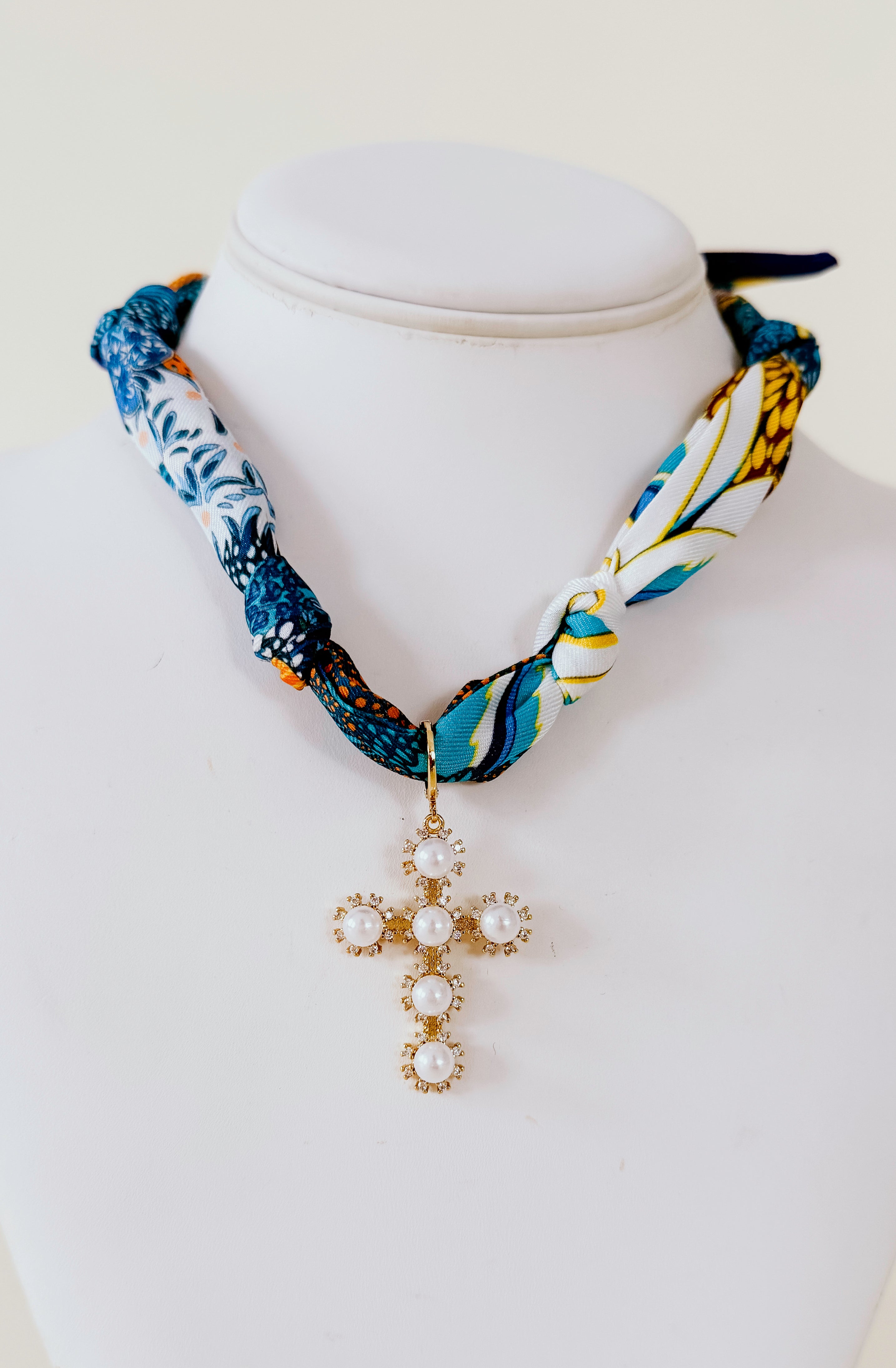 MALIA SCARF NECKLACE