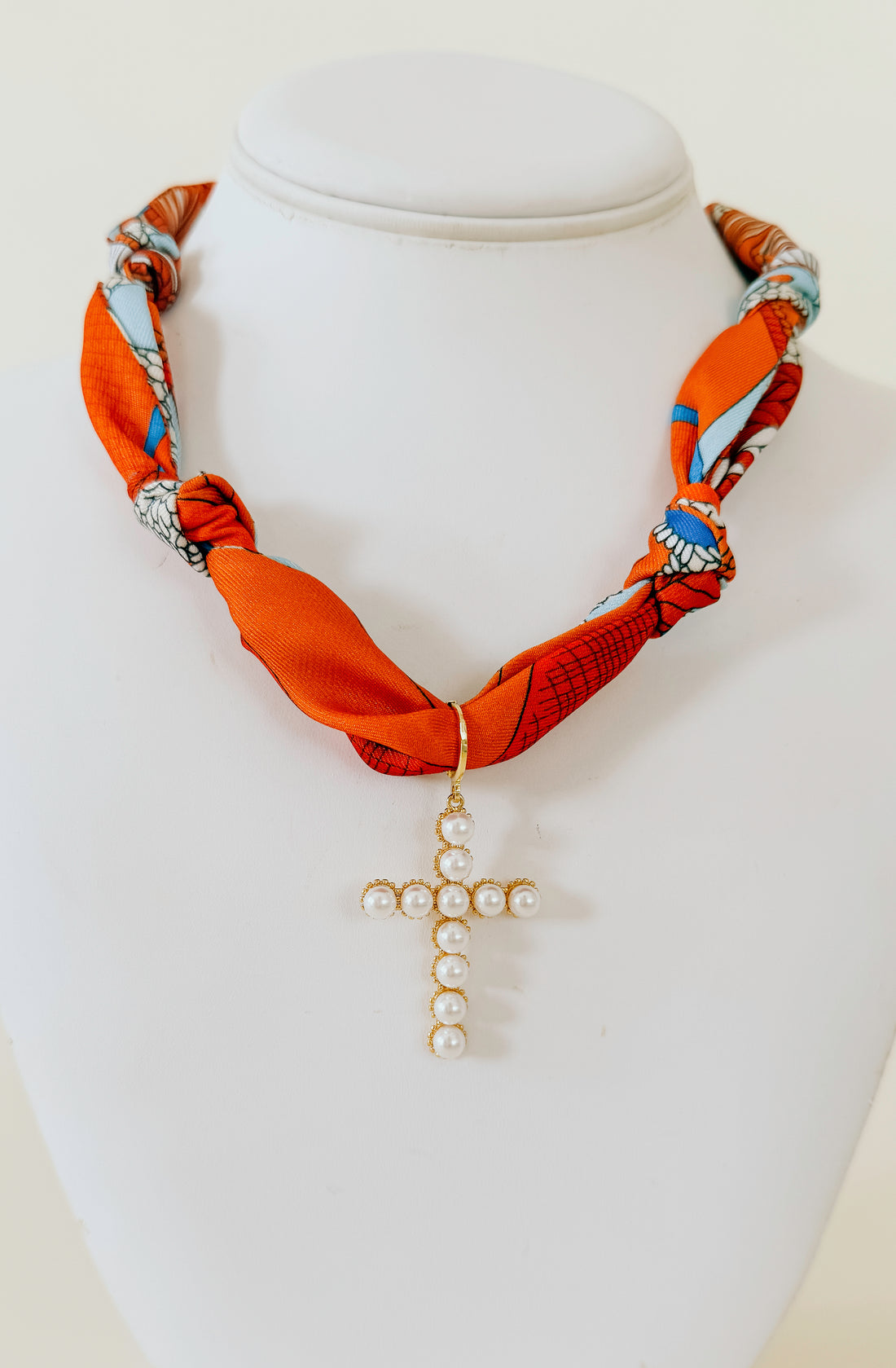 PALMAS SCARF NECKLACE