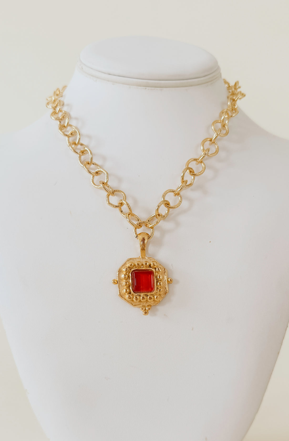 SUSAN SHAW SQUARE RED FRENCH GLASS NECKLACE