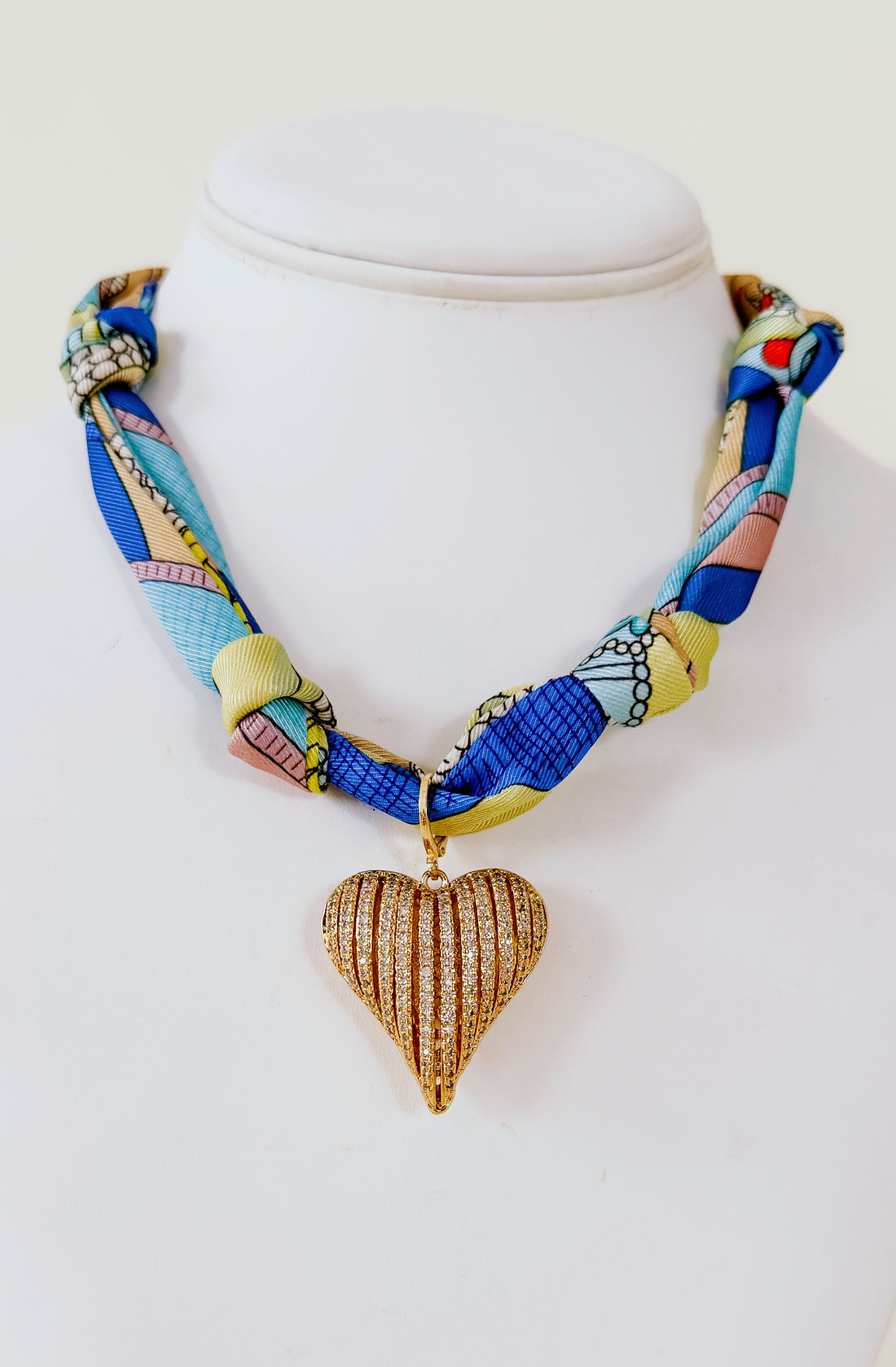 LAGUNA SCARF NECKLACE