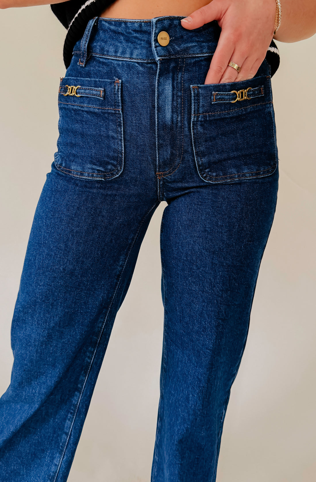 PAIGE SASHA 32&quot; NOVELTY PATCH POCKET DENIM