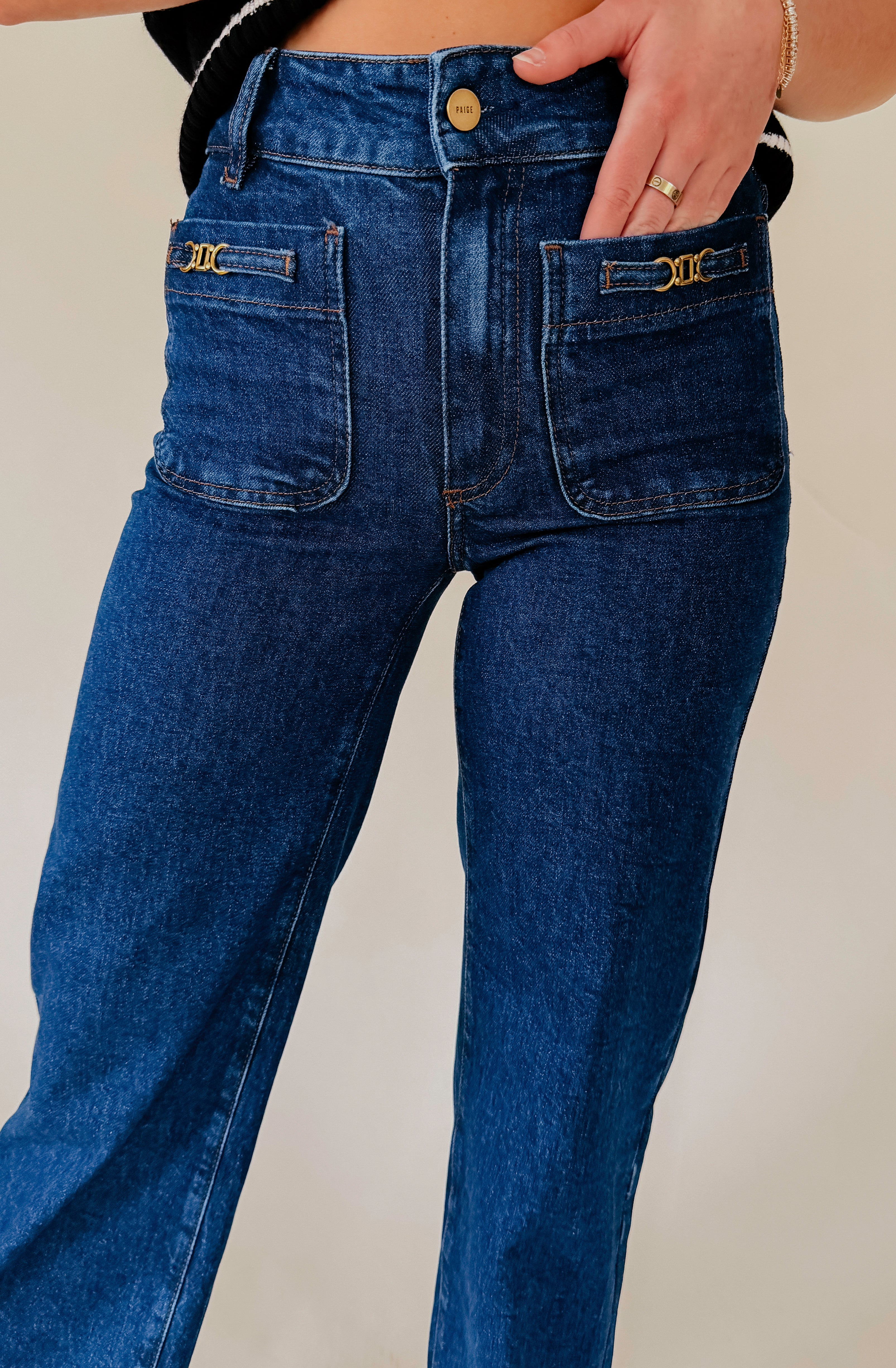 PAIGE SASHA 32&quot; NOVELTY PATCH POCKET DENIM