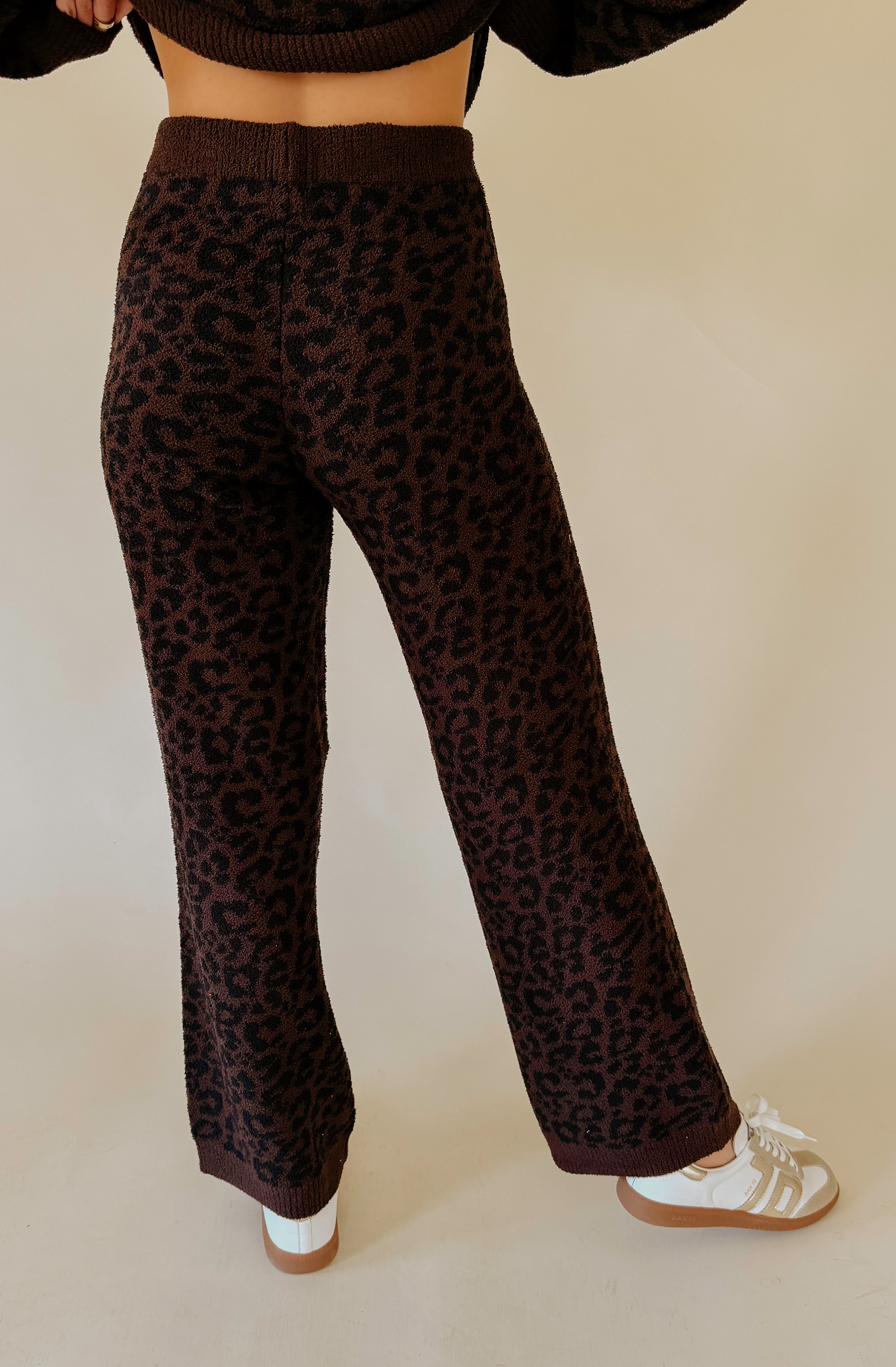 SOFTIES MARSHMALLOW LEOPARD CREW NECK LOUNGE SET