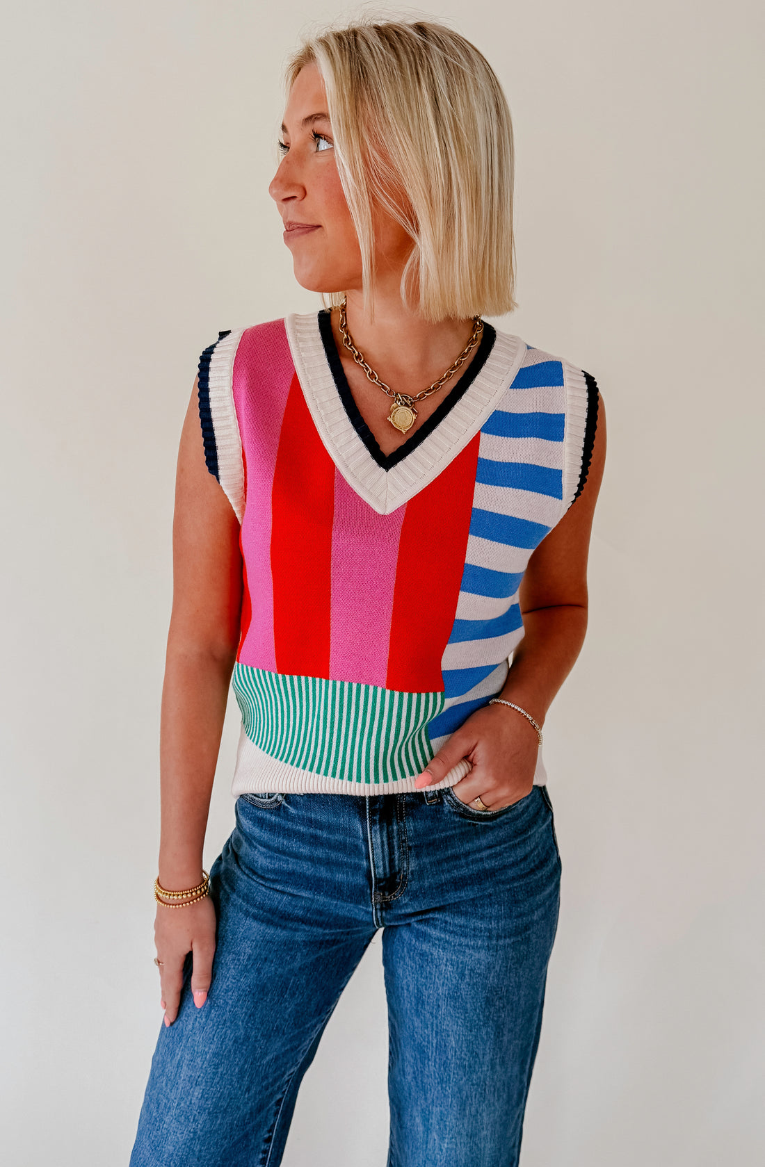 BLOCKED V NECK SWEATER VEST