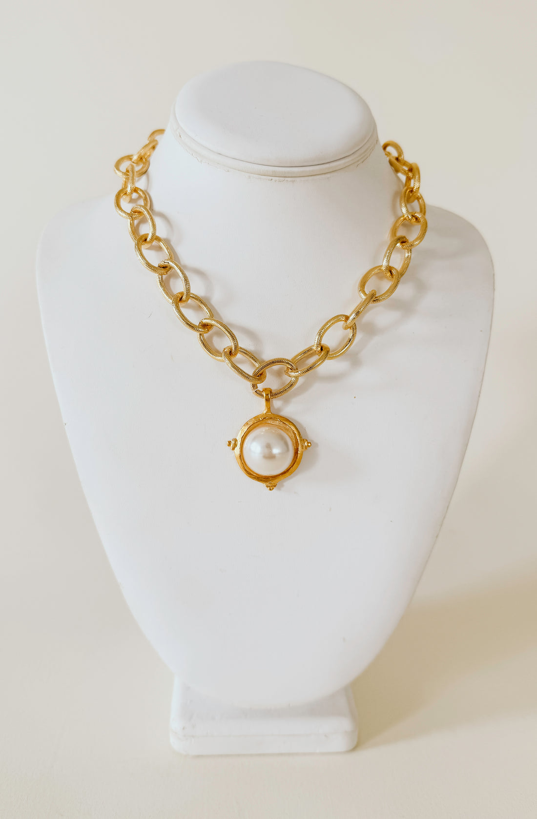 SUSAN SHAW COTTON PEARL ON HANDCAST CHAIN NECKLACE
