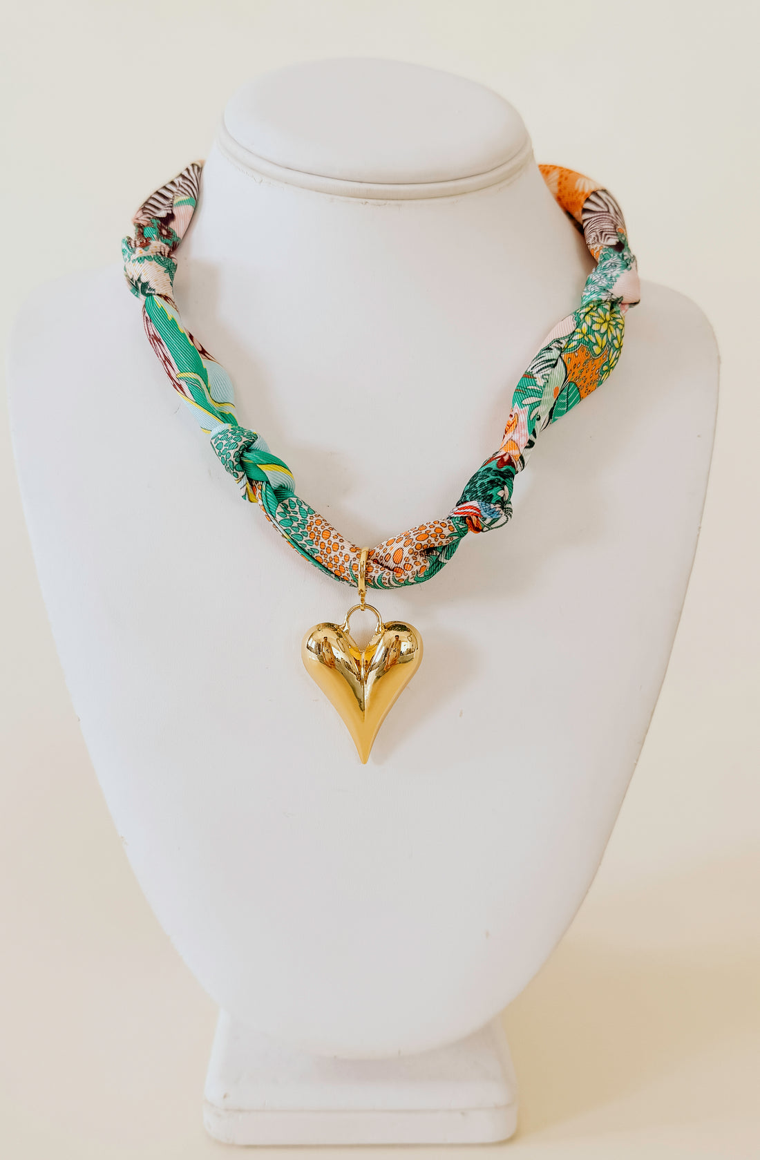 HAPPY HEART SCARF NECKLACE