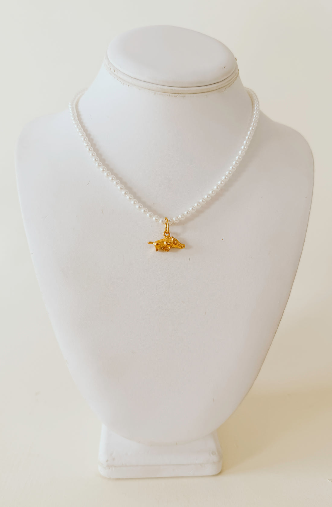 SUSAN SHAW ALYS WILD BOAR WHITE NECKLACE