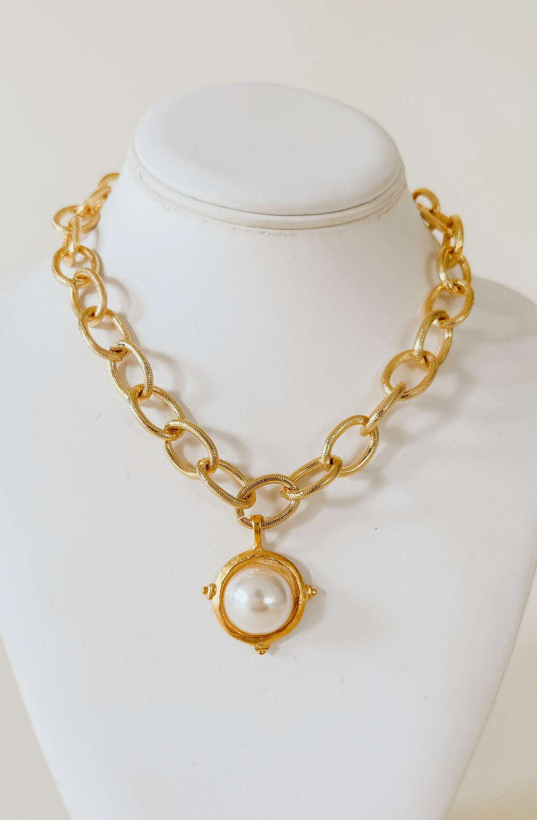 SUSAN SHAW COTTON PEARL ON HANDCAST CHAIN NECKLACE