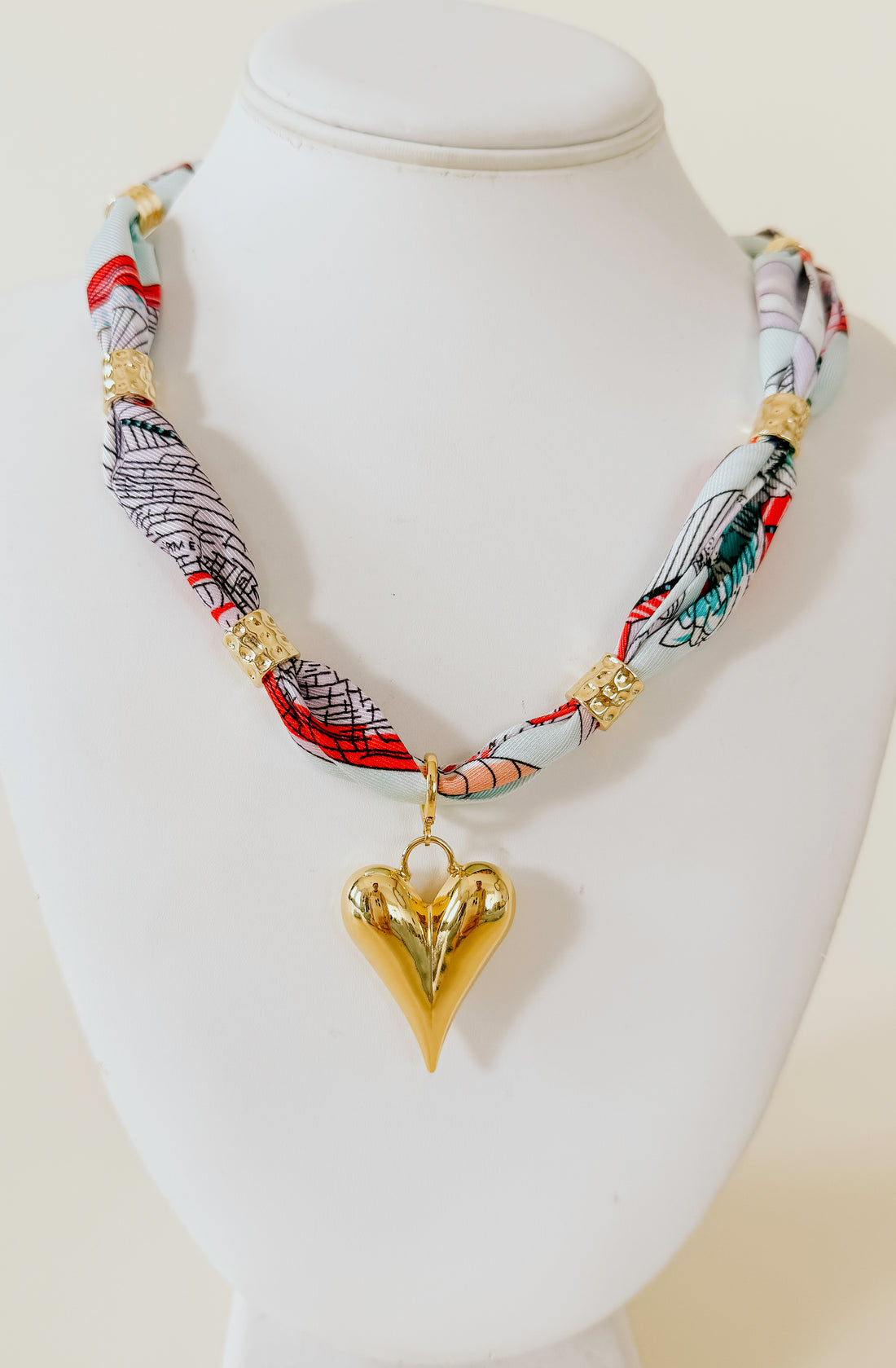 PALM SCARF NECKLACE