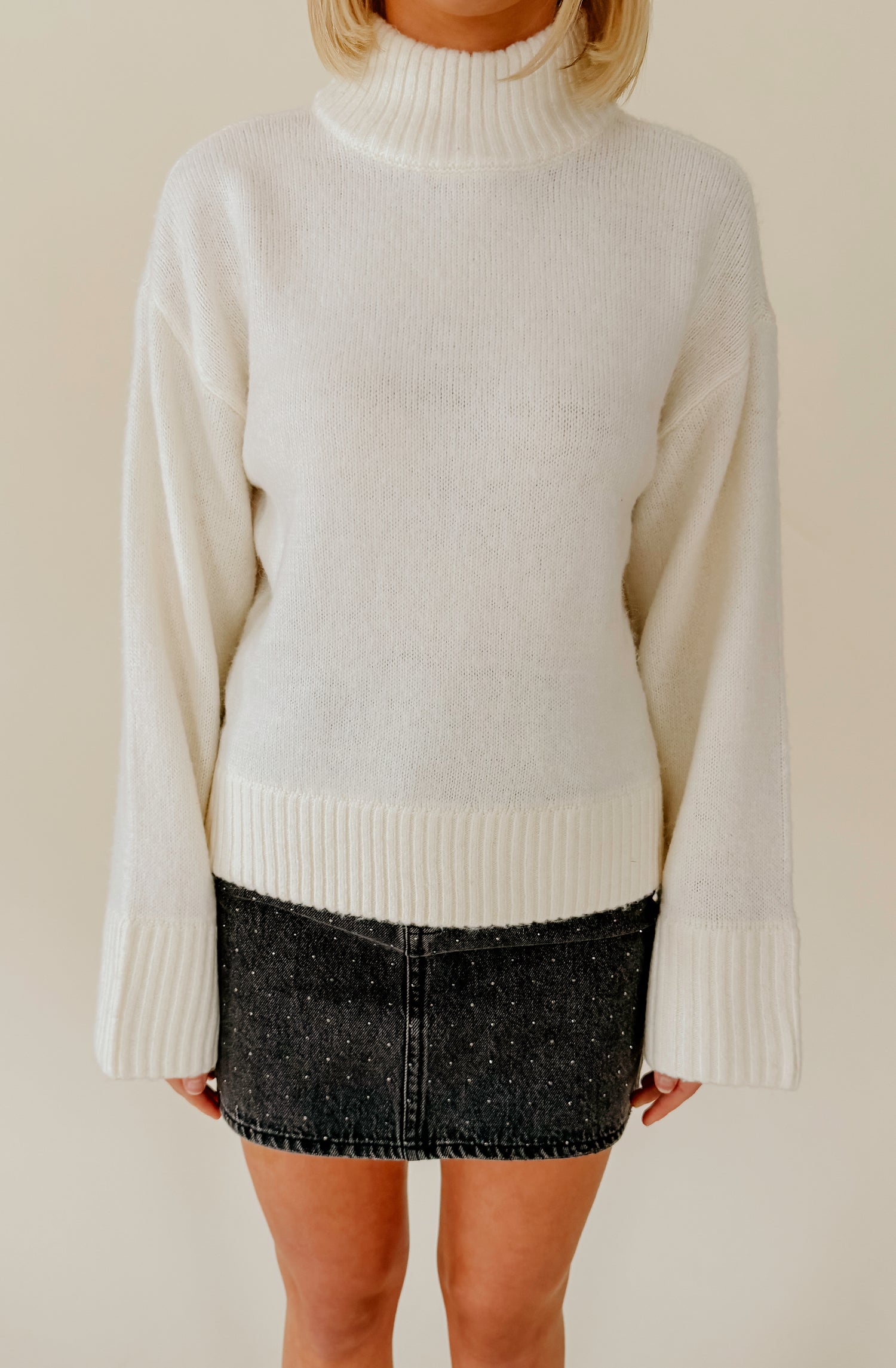 STEVE MADDEN IVI SWEATER