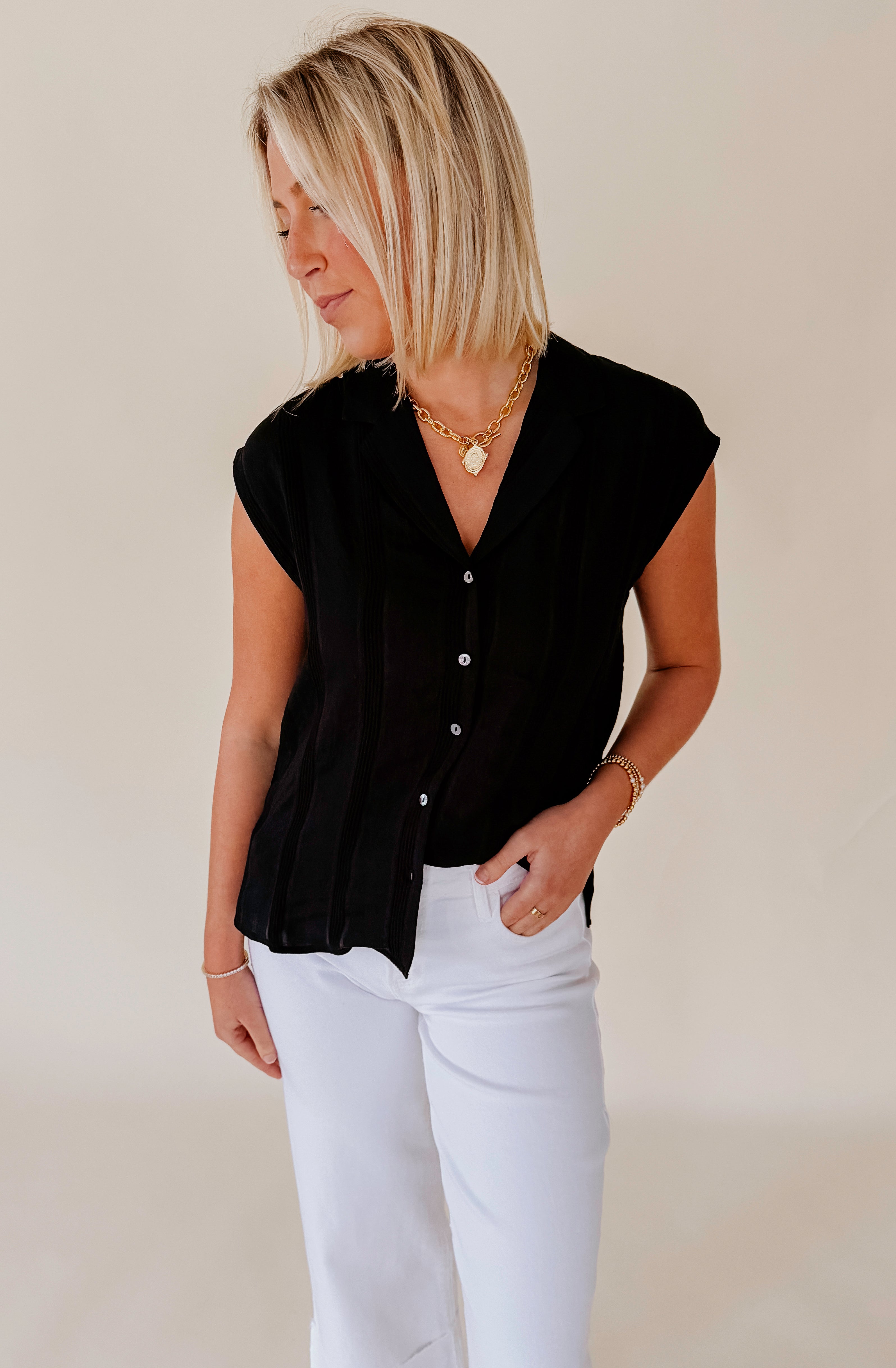 KIANA BUTTONED BLOUSE