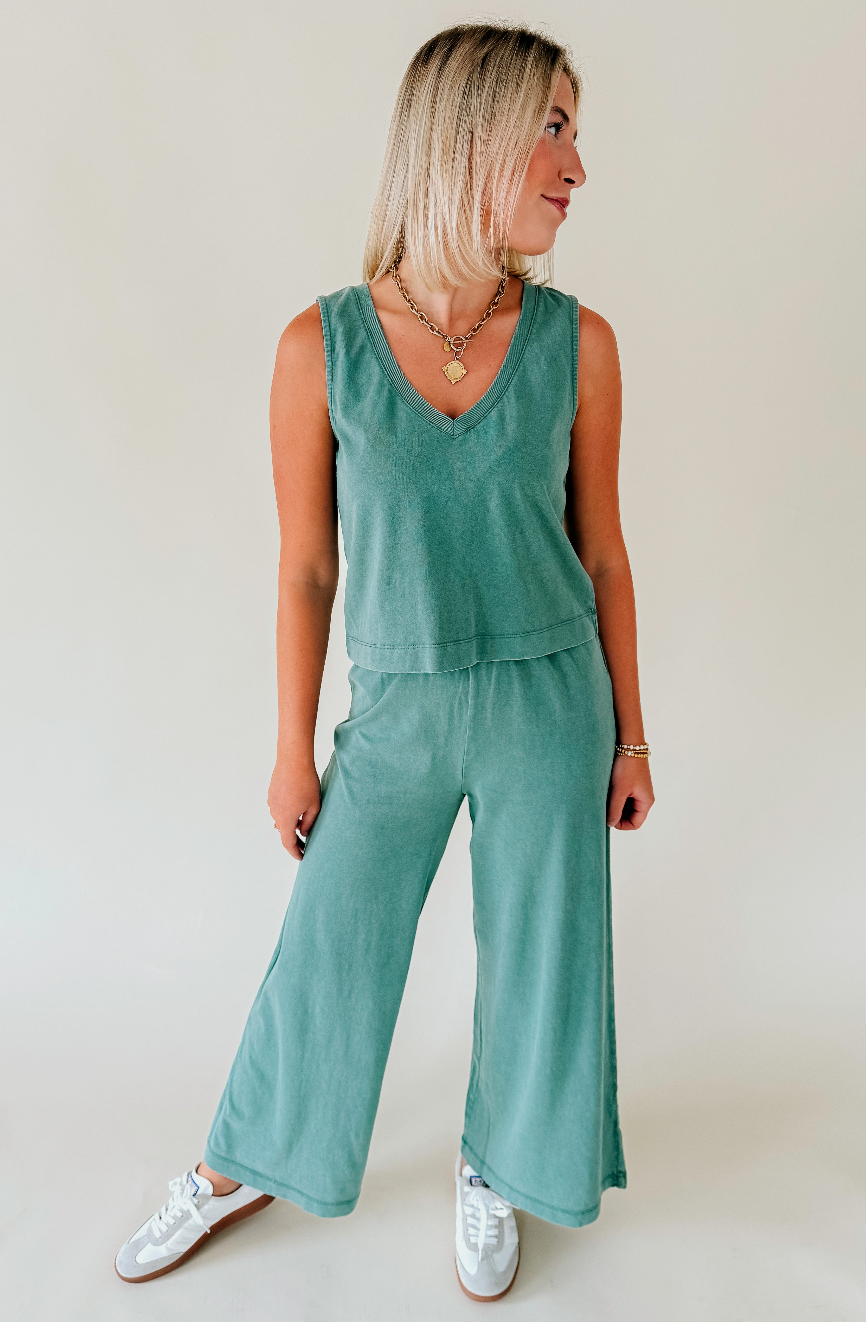 Z SUPPLY SLOANE V NECK TOP