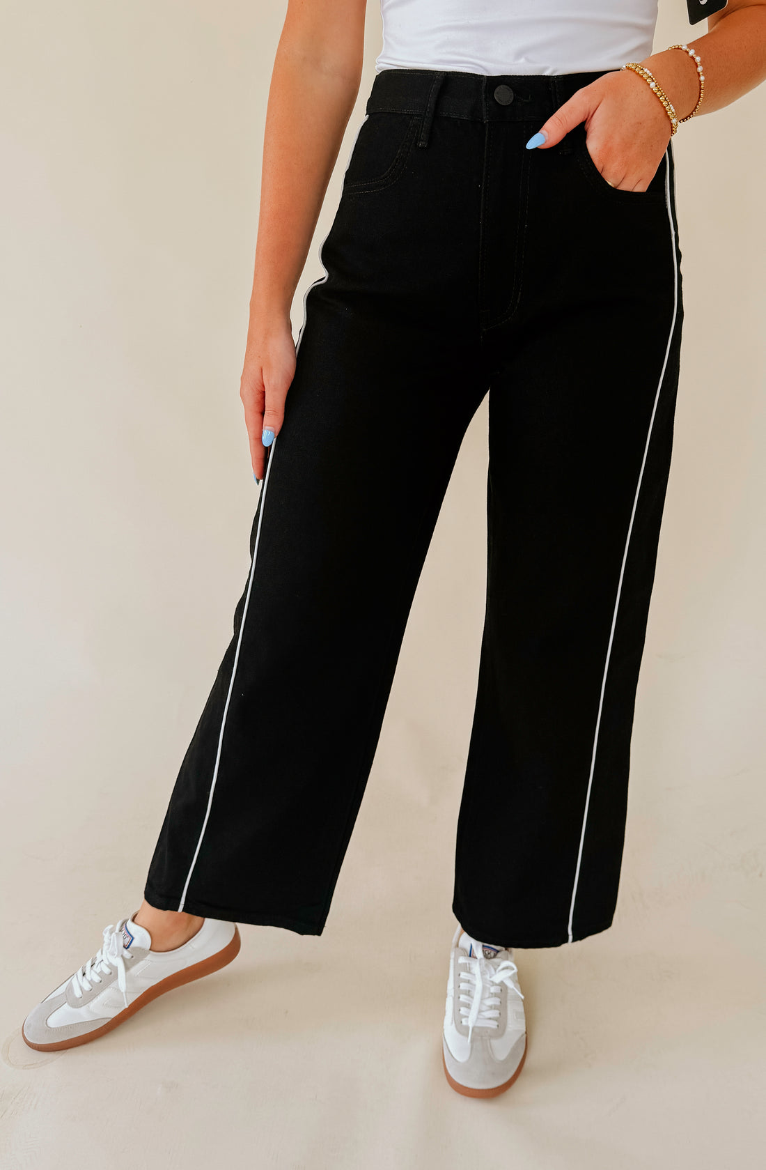 JUST BLACK BARREL JEAN TWIST