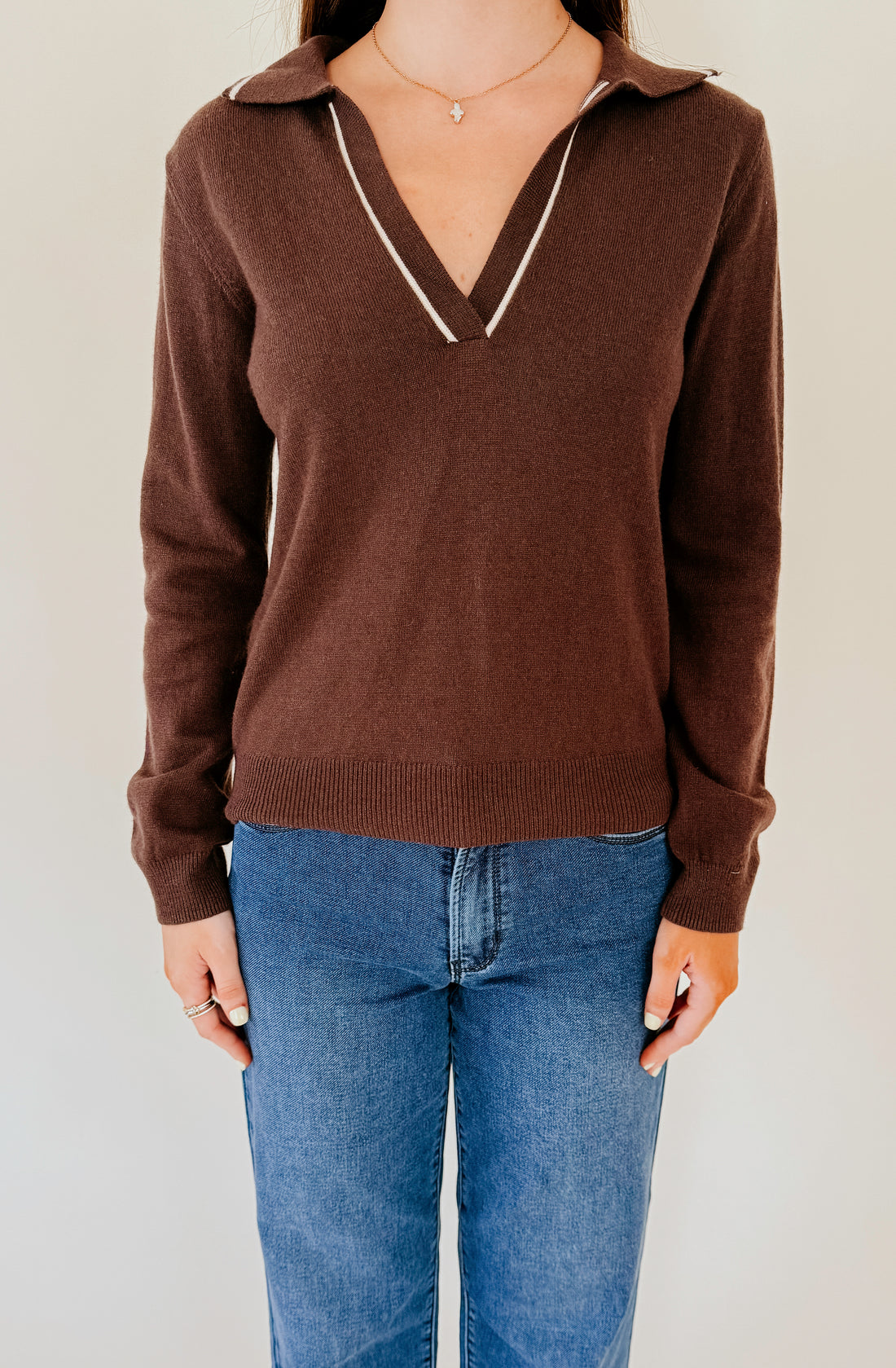 HEARTLOOM CITRINE V NECK SWEATER