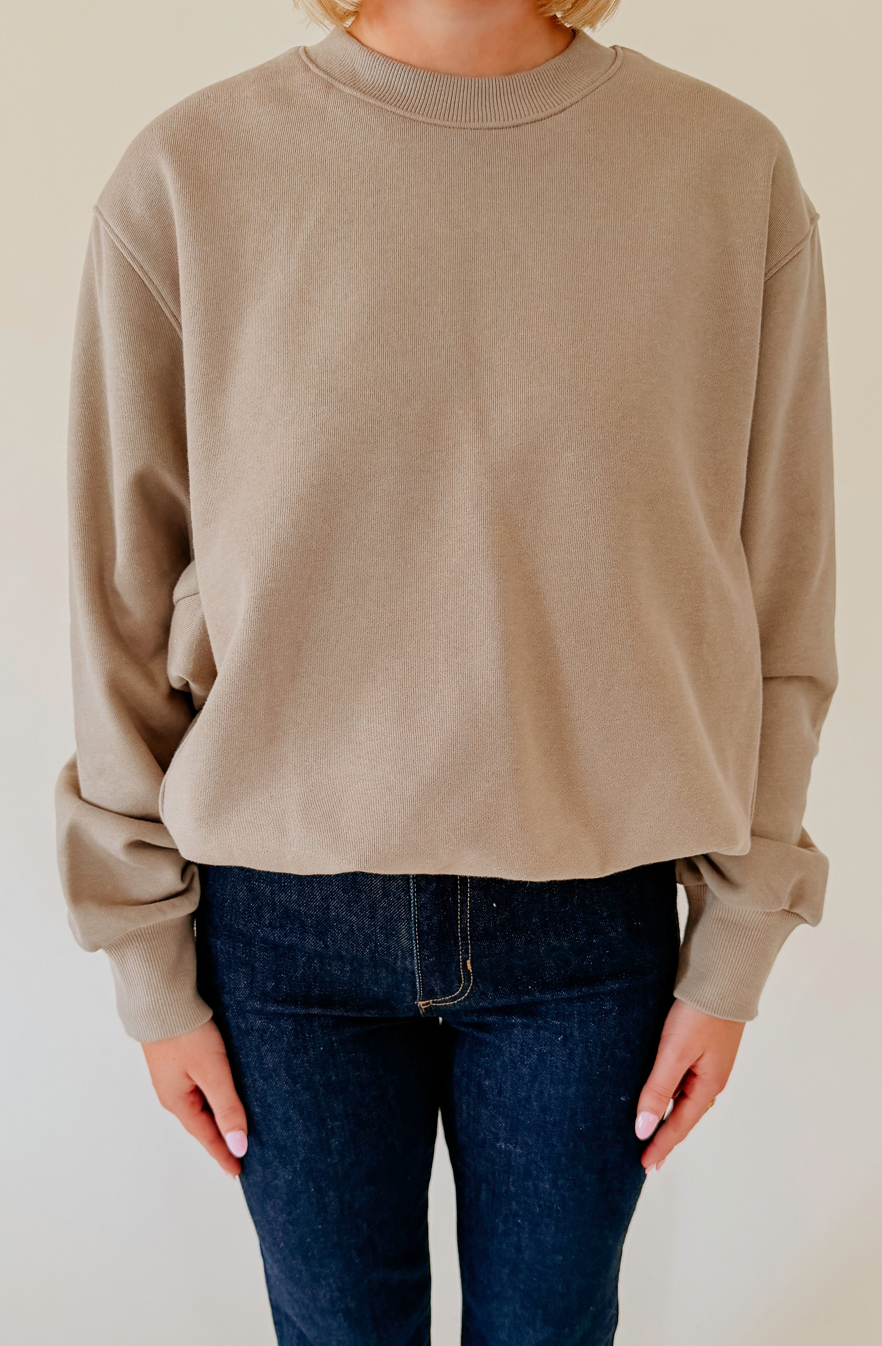 THE ESSENTIAL SWEATSHIRT