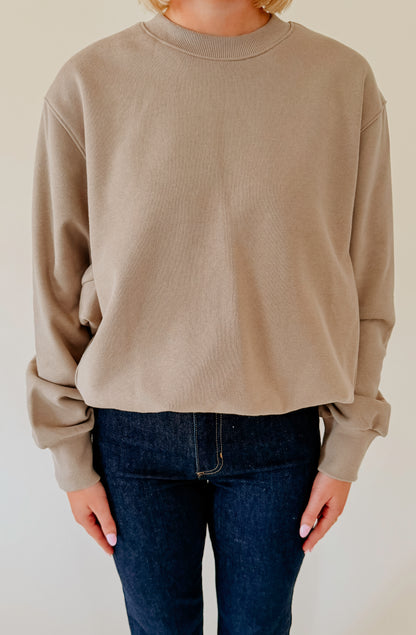 THE ESSENTIAL SWEATSHIRT