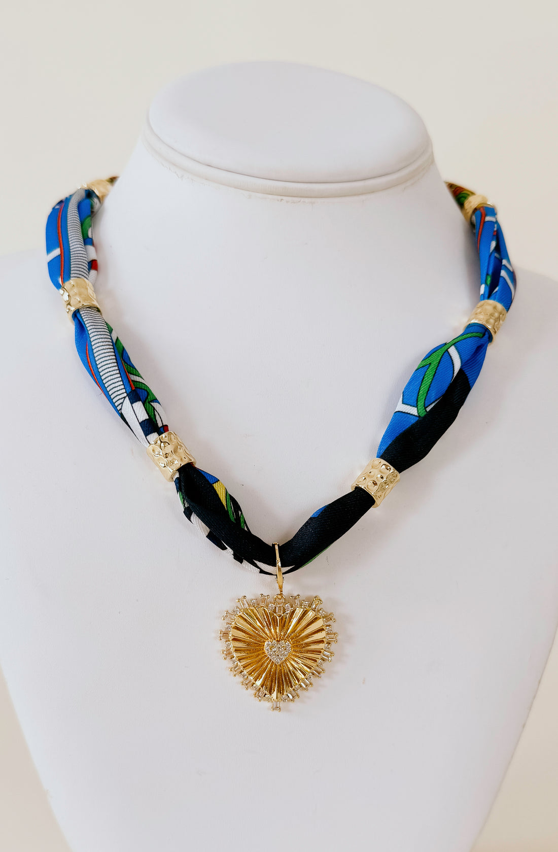 LOLA SCARF NECKLACE