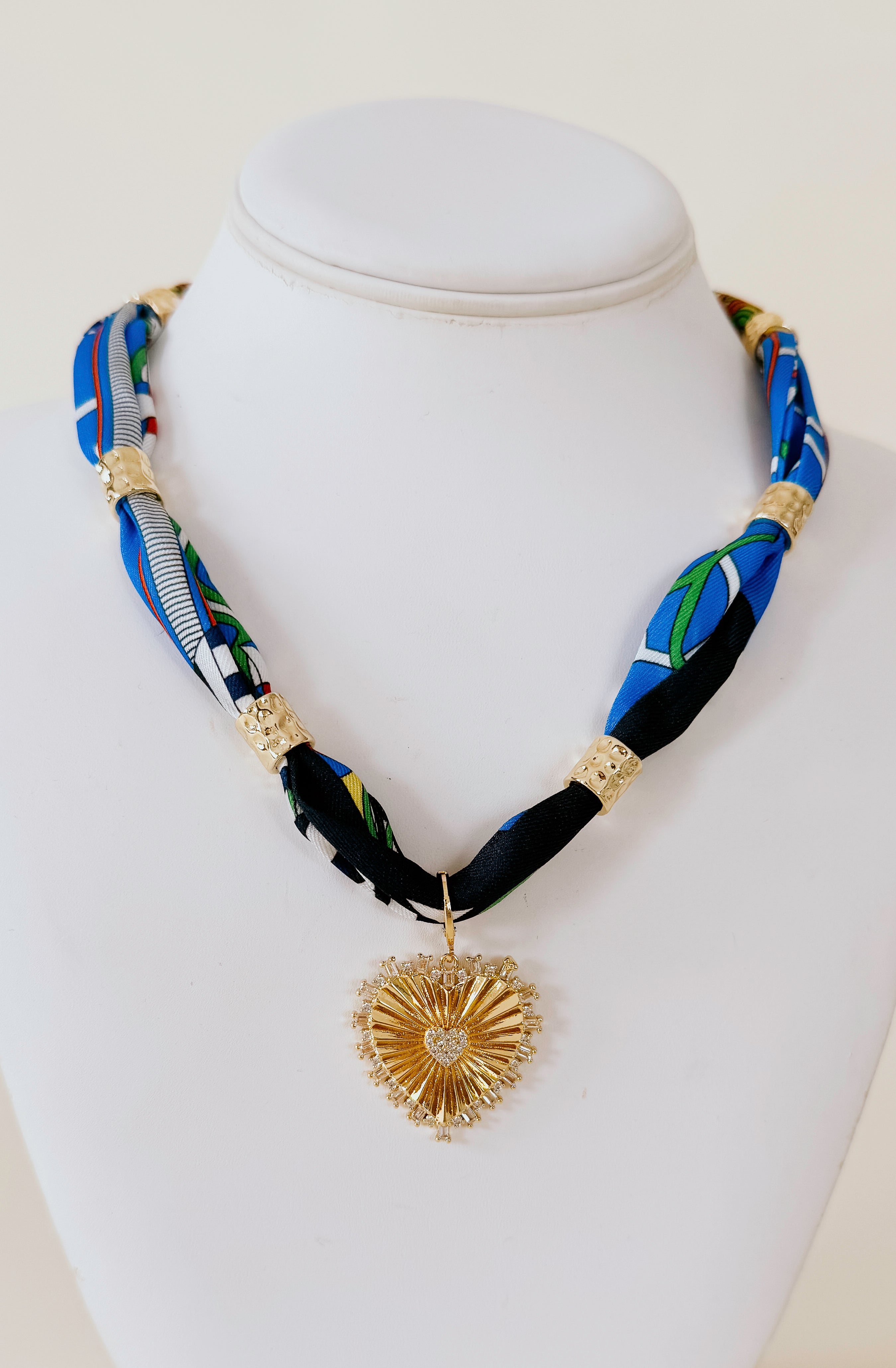 LOLA SCARF NECKLACE