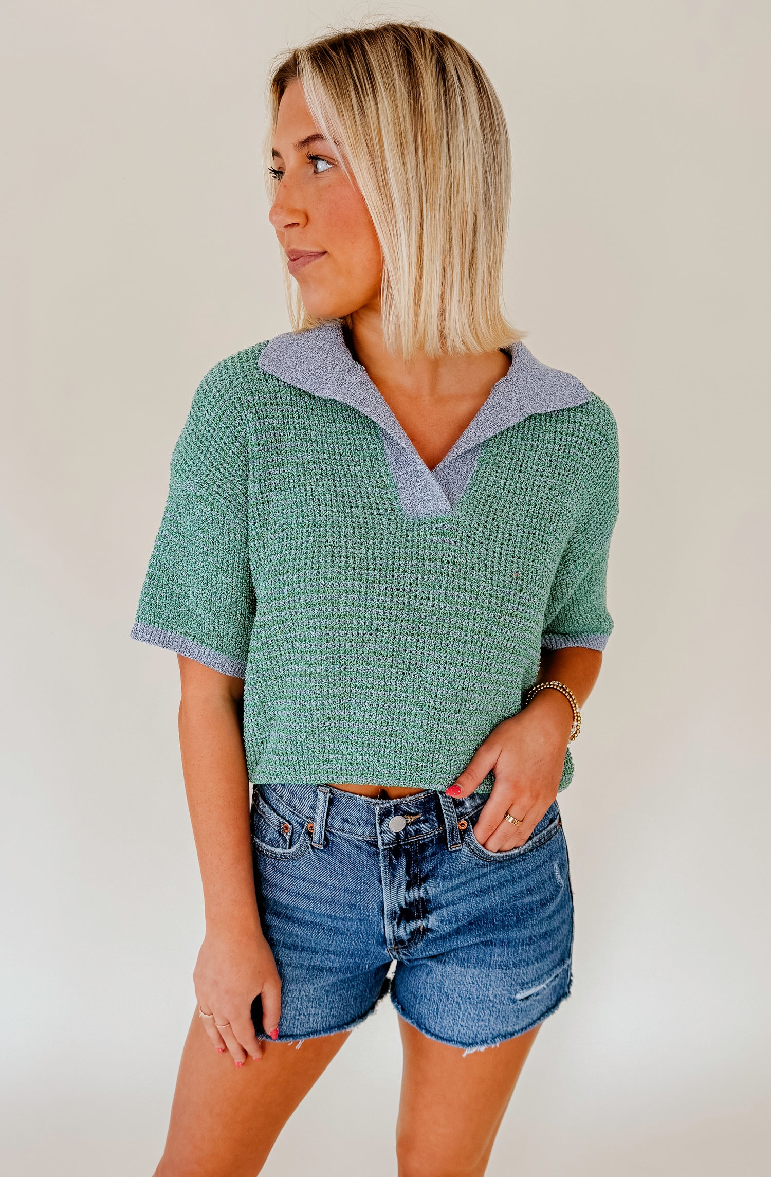 TIMED RIGHT COLLARED SWEATER
