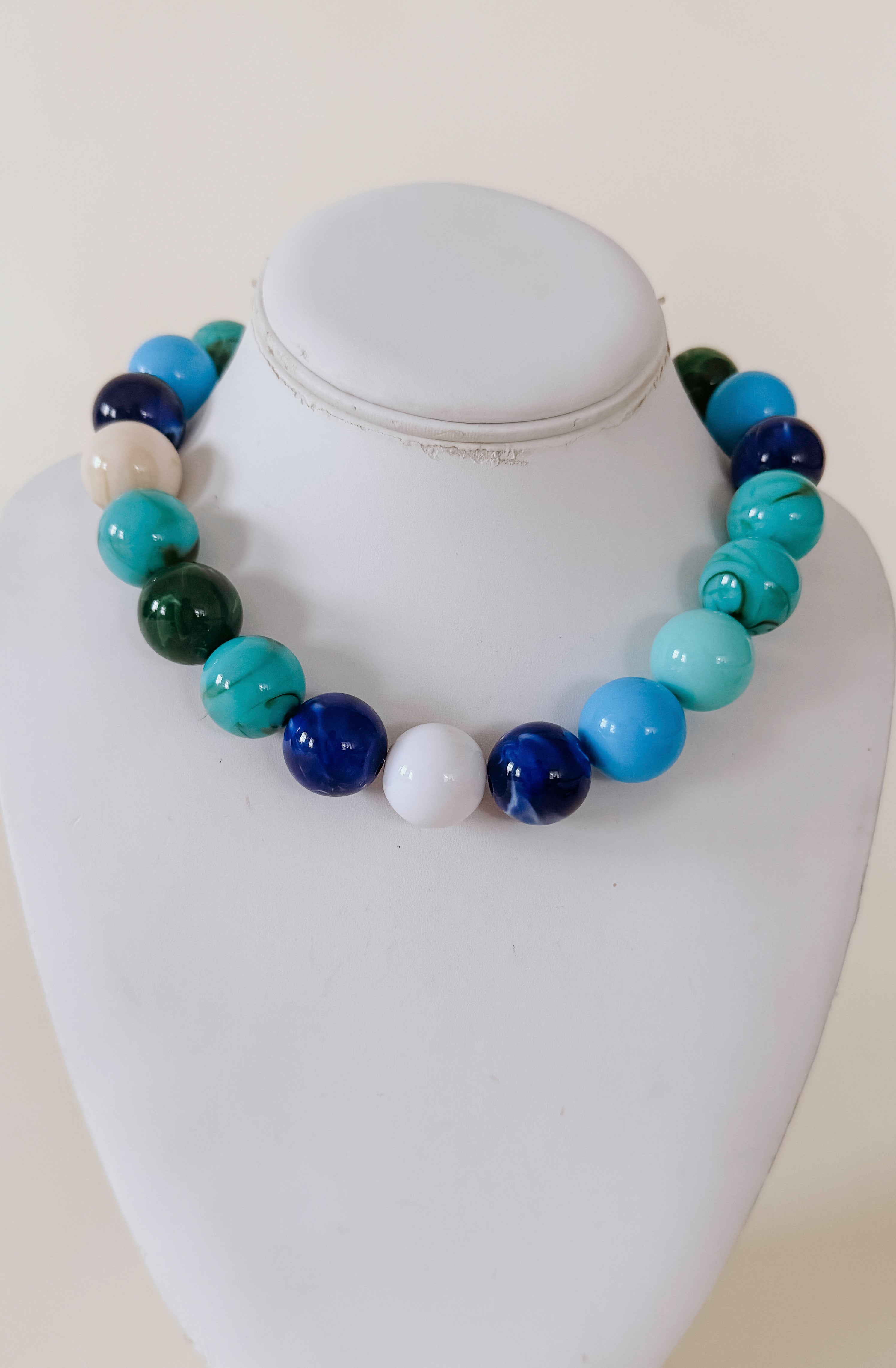 DORA BEADED CHUNKY NECKLACE