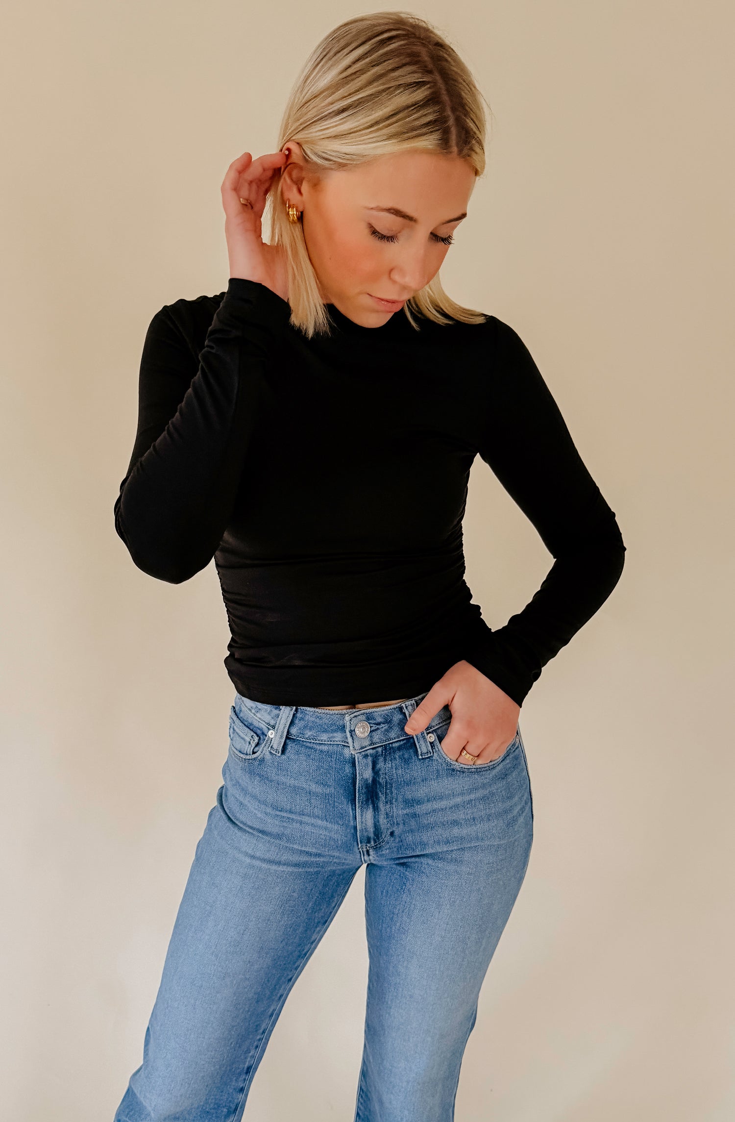 THE ROSE MOCK NECK BASIC TOP