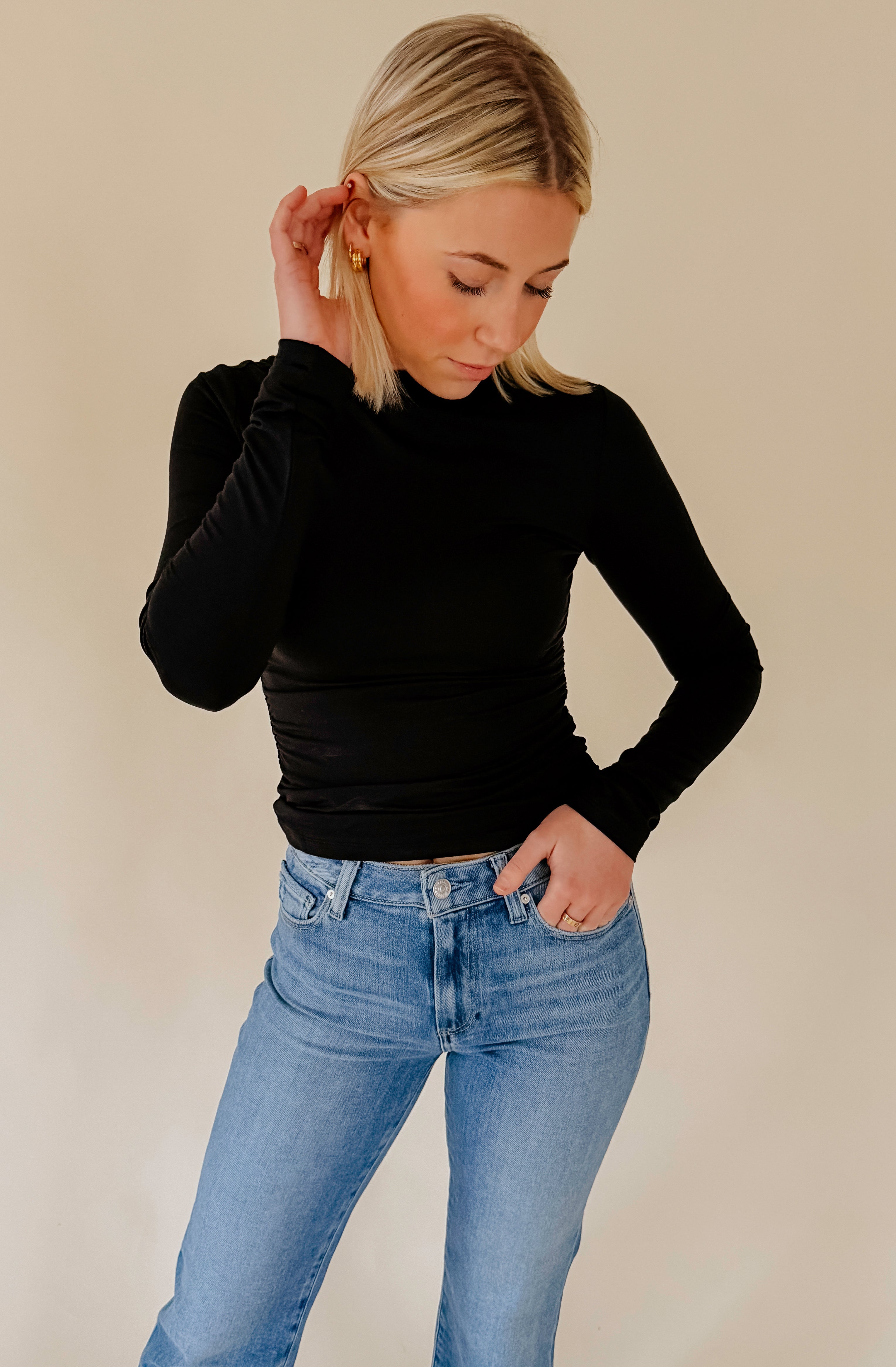 THE ROSE MOCK NECK BASIC TOP