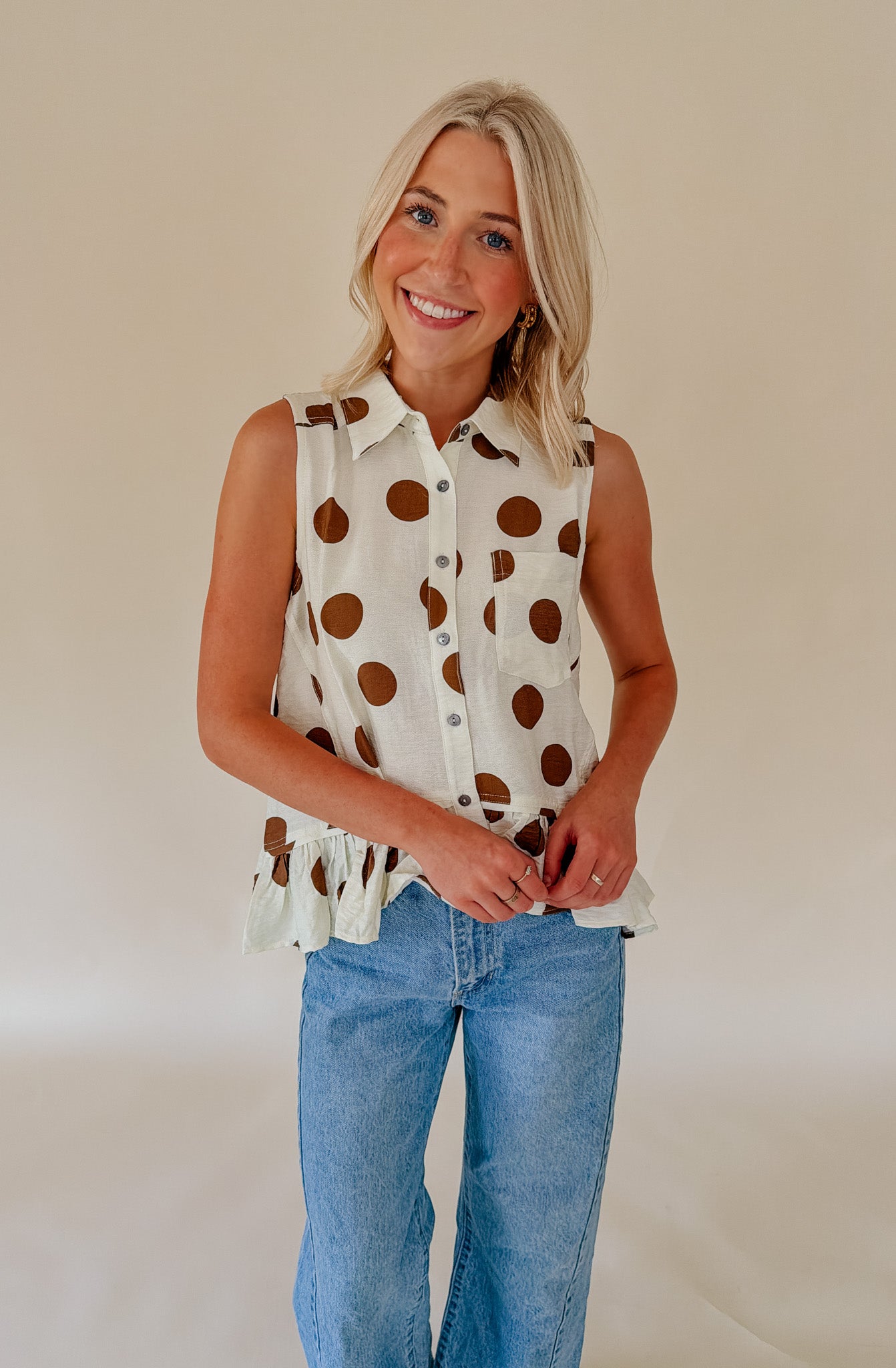 GOING IN CIRCLES BUTTONED TANK