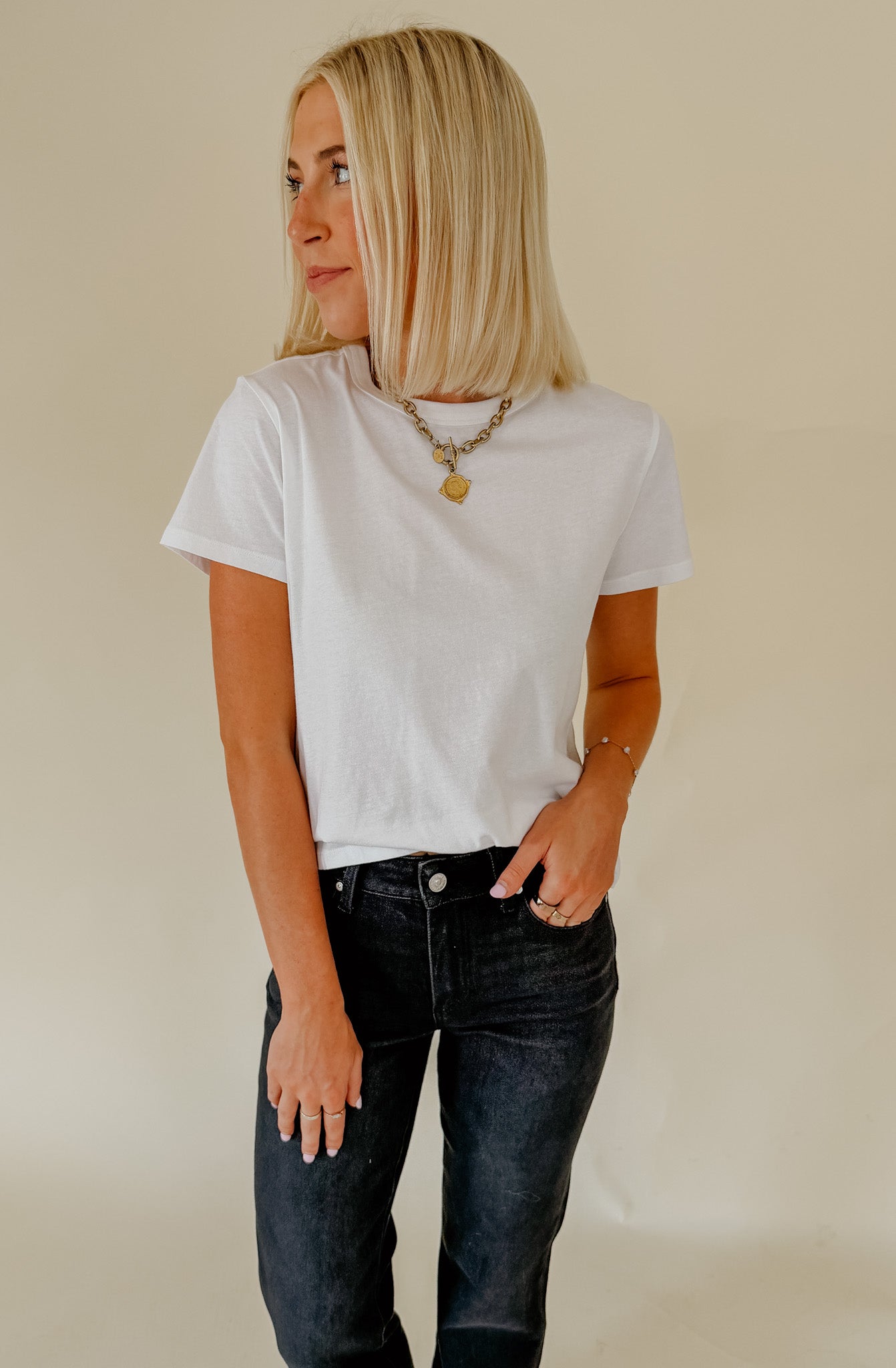 PAIGE RHODES CREW NECK TEE