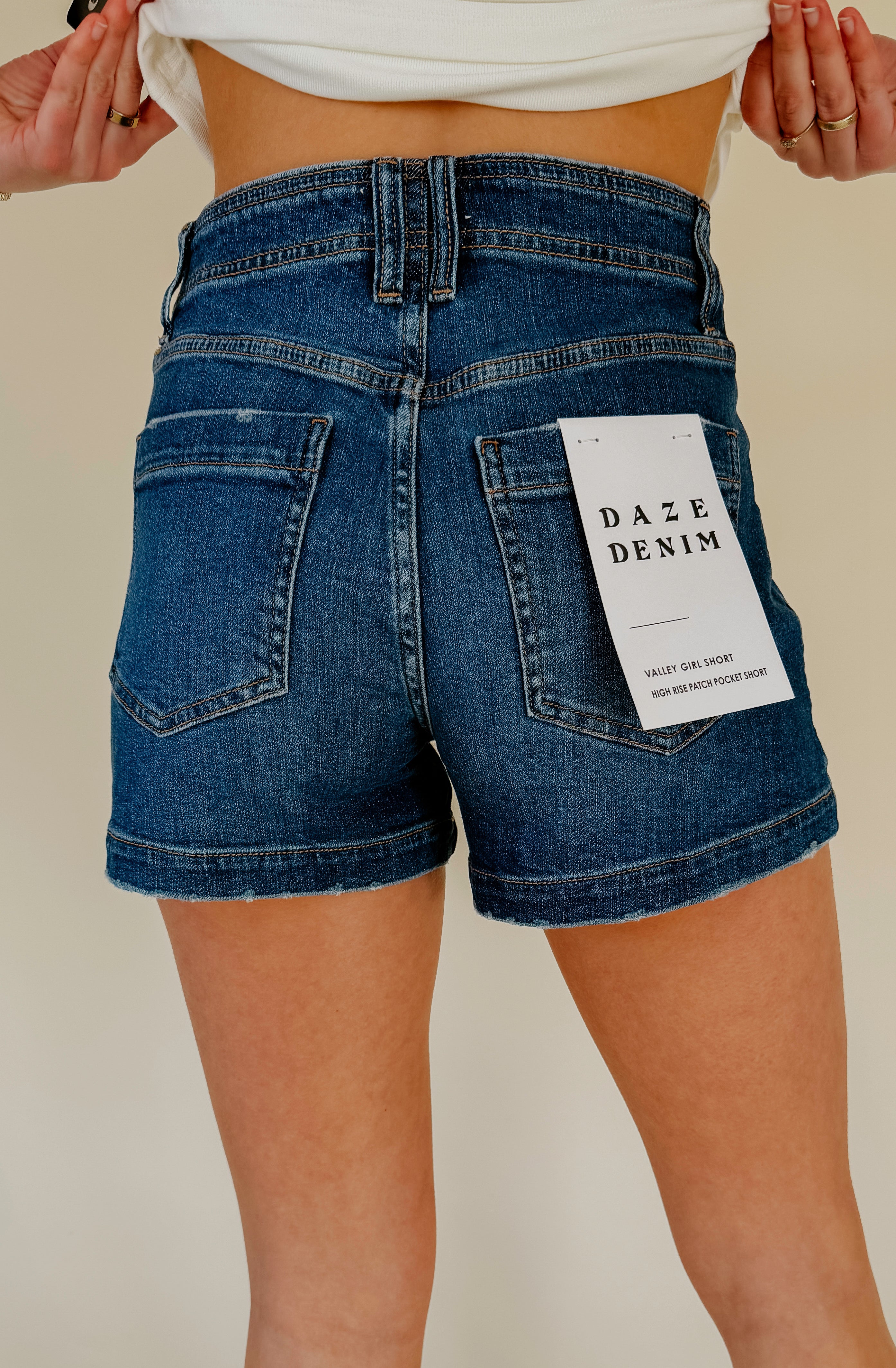 DAZE VALLEY GIRL SHORT IN MANHATTEN