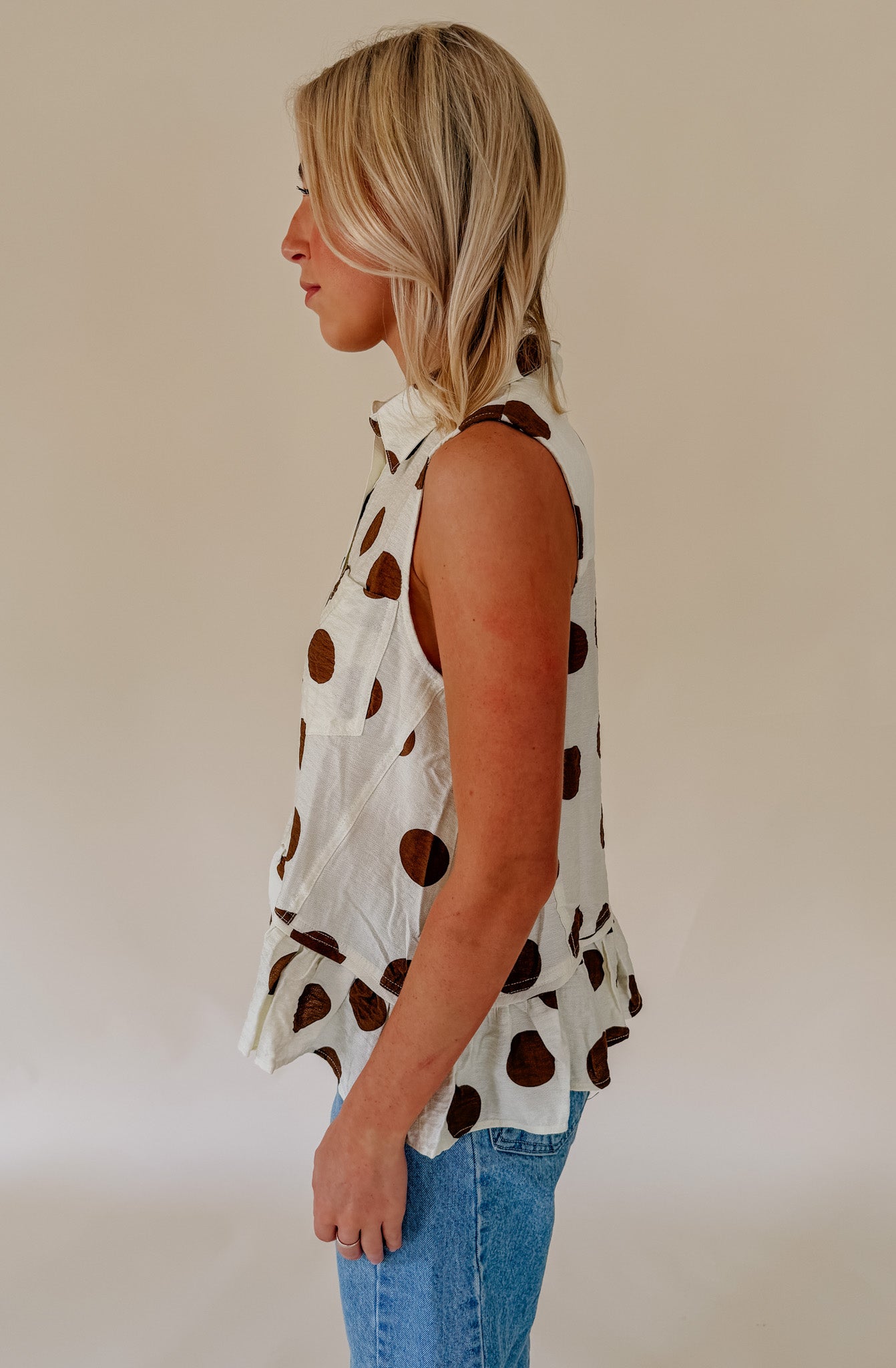 GOING IN CIRCLES BUTTONED TANK